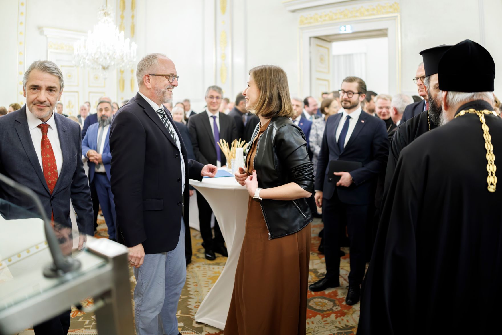 Am 17. Dezember 2025 lud Bundesministerin Claudia Plakolm (m.r.) Vertreterinnen und Vertreter der Kultusgemeinden zu einem weihnachtlichem Empfang ins Bundeskanzleramt.