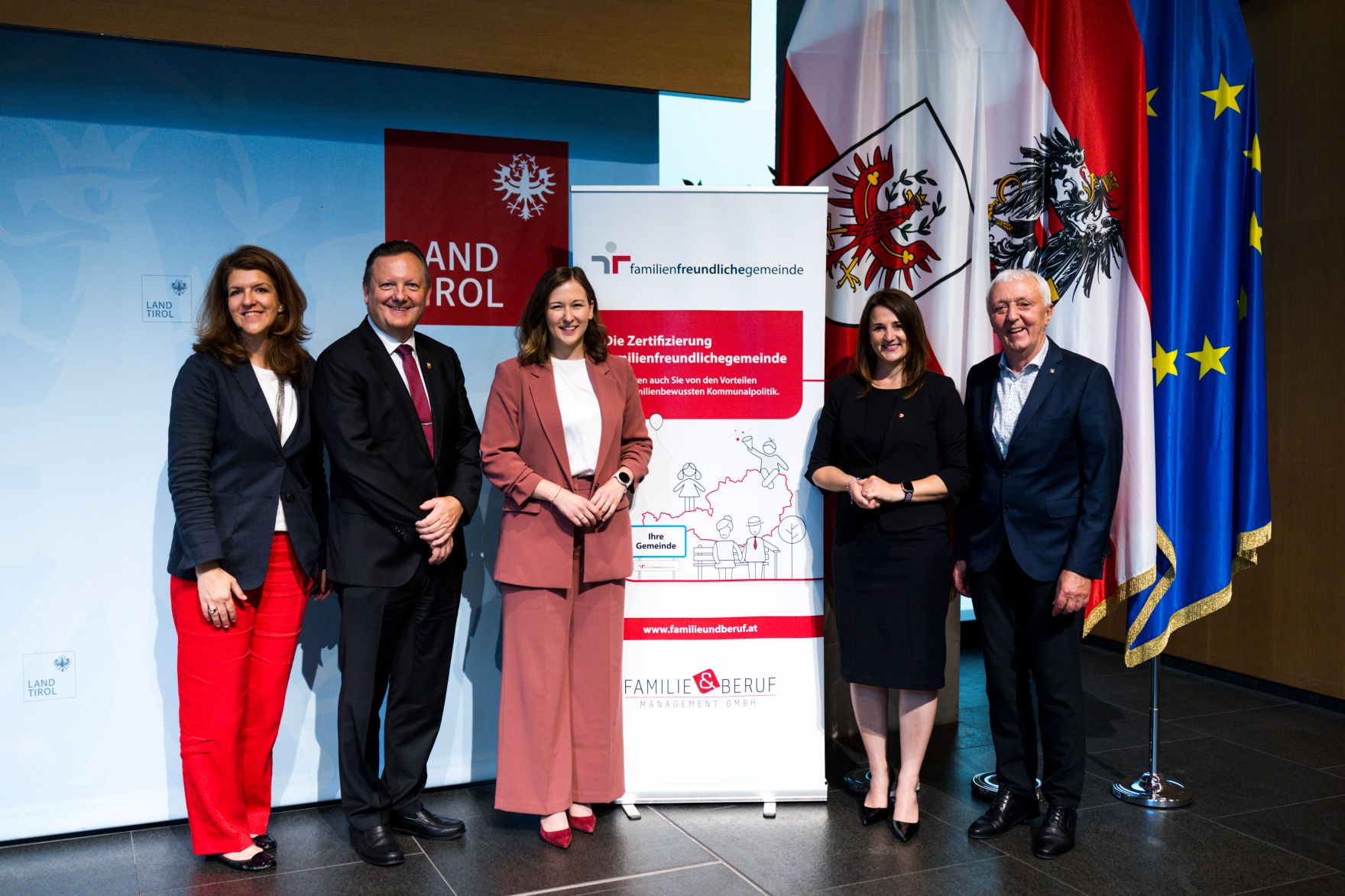 Am 2. Juni 2026 nahm Bundesministerin Claudia Bauer (3.v.l.) im Rahmen ihres Bundesl&auml;ndertages in Tirol am &bdquo;Vernetzungstreffen familienfreundliche Gemeinden&ldquo; teil .