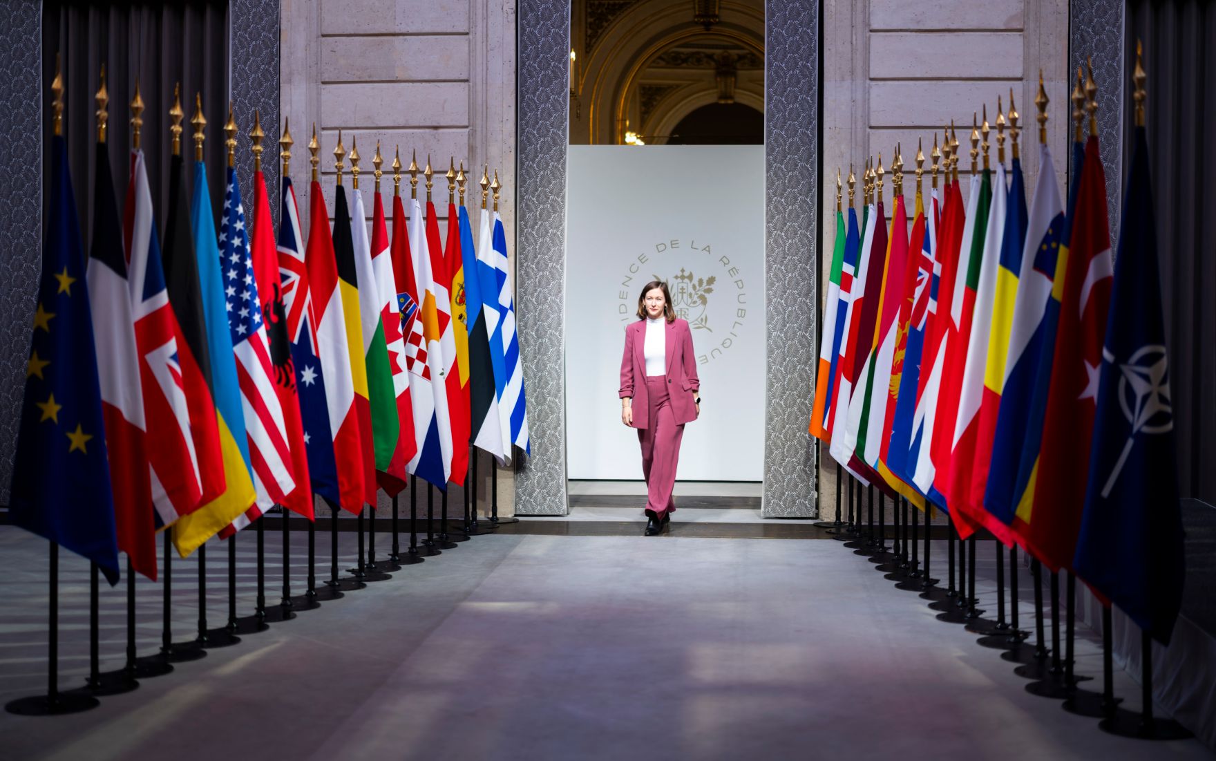 Am 6. J&auml;nner 2026 nahm Bundesministerin Claudia Plakolm (im Bild) am Treffen der Coalition of the Willing teil.