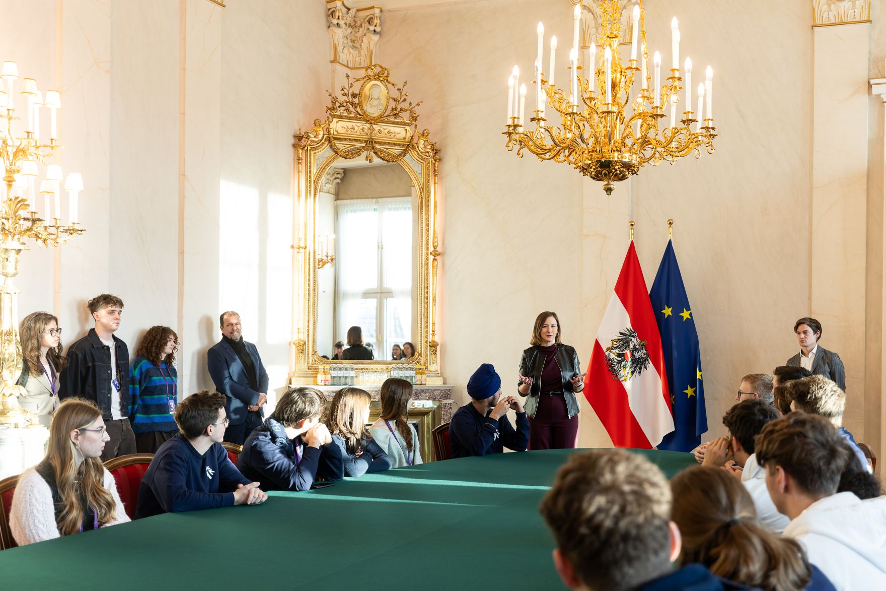 Am 7. J&auml;nner 2026 empfing Bundesministerin Claudia Plakolm eine Besuchergruppe im Bundeskanzleramt.