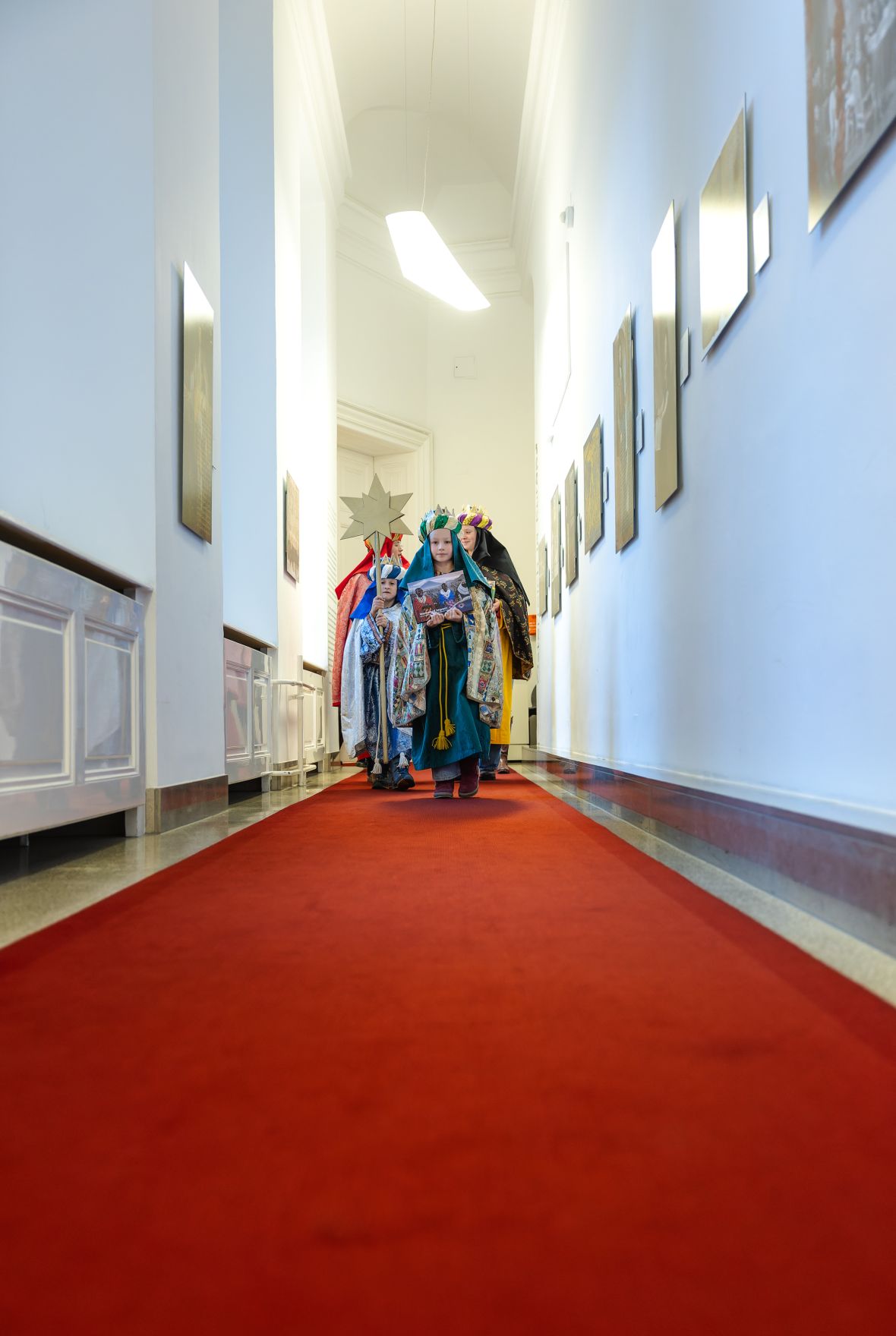 Am 7. J&auml;nner 2026 empfing Bundesministerin Claudia Plakolm Sternsinger im Bundeskanzleramt.