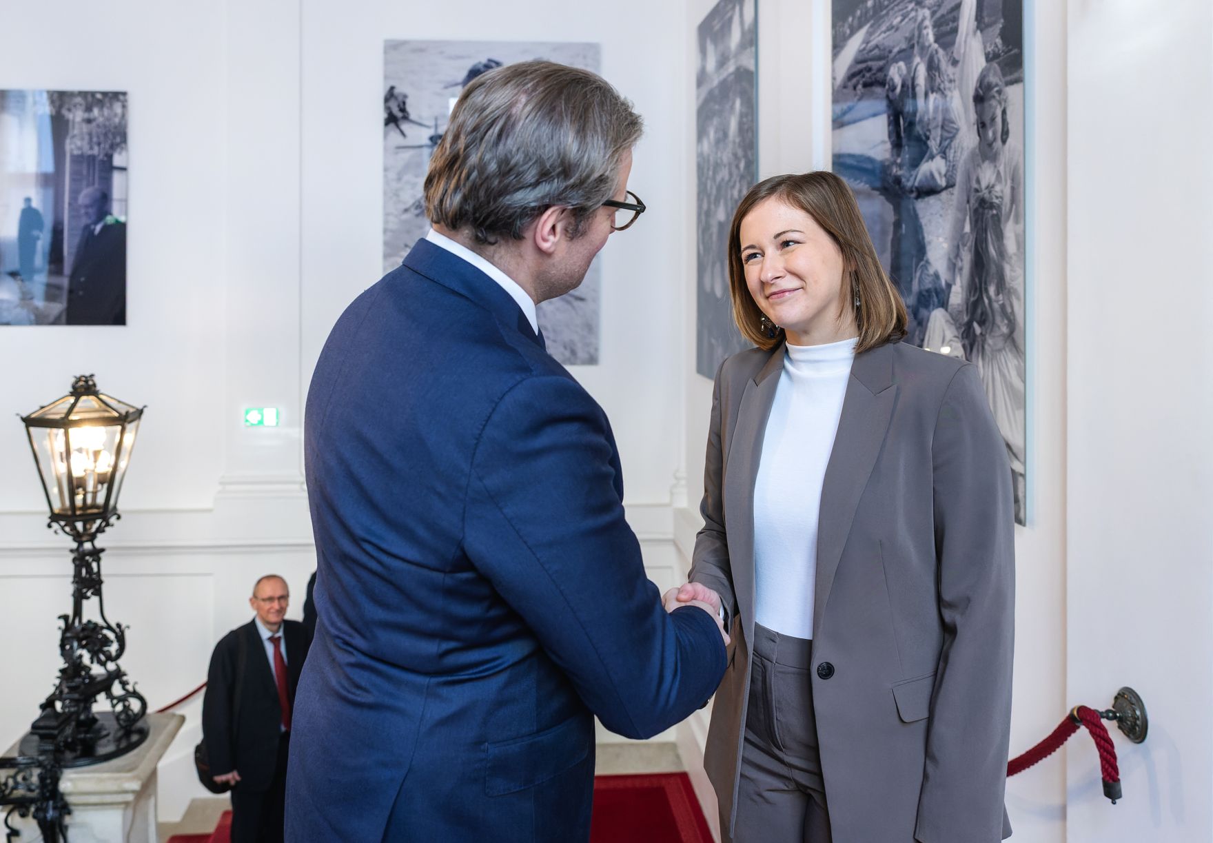 Am 8. J&auml;nner 2026 empfing Bundesministerin Claudia Plakolm (r.) den Regierungssprecher des Landes Nordrhein-Westfalen und Staatssekret&auml;r f&uuml;r Europaangelegenheiten sowie Internationales Christian Wiermer (l.), zu einem Arbeitsbesuch im Bundeskanzleramt.