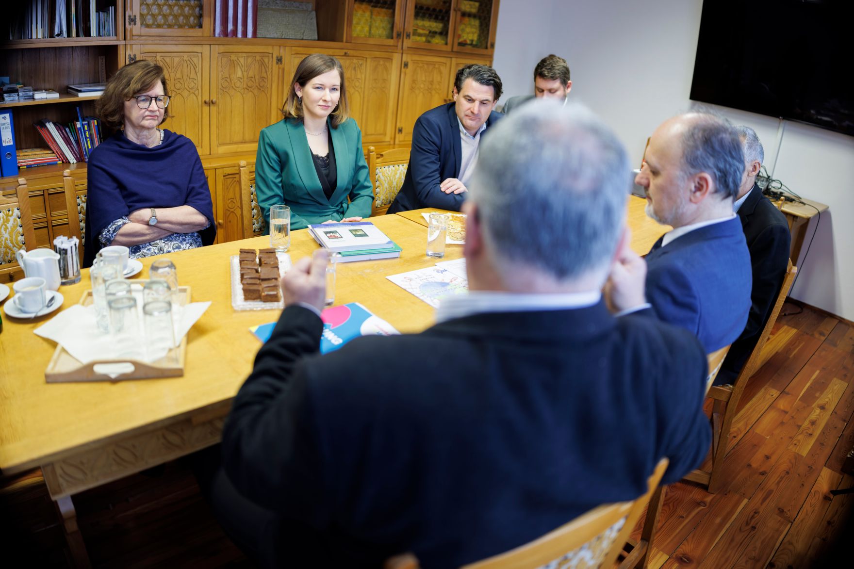 Am 16. J&auml;nner 2026 traf Bundesministerin Claudia Bauer (2.v.l.) im Rahmen ihres Bundesl&auml;ndertages Vertreterinnen und Vertretern der Burgenl&auml;ndischen Kroaten.