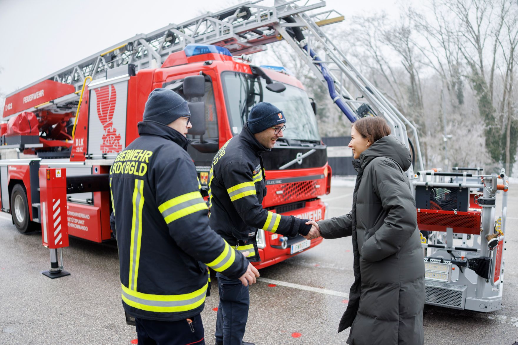 Am 16. J&auml;nner 2026 besuchte Bundesministerin Claudia Bauer (r.) im Rahmen ihres Bundesl&auml;ndertages die Landesfeuerwehrschule Eisenstadt.