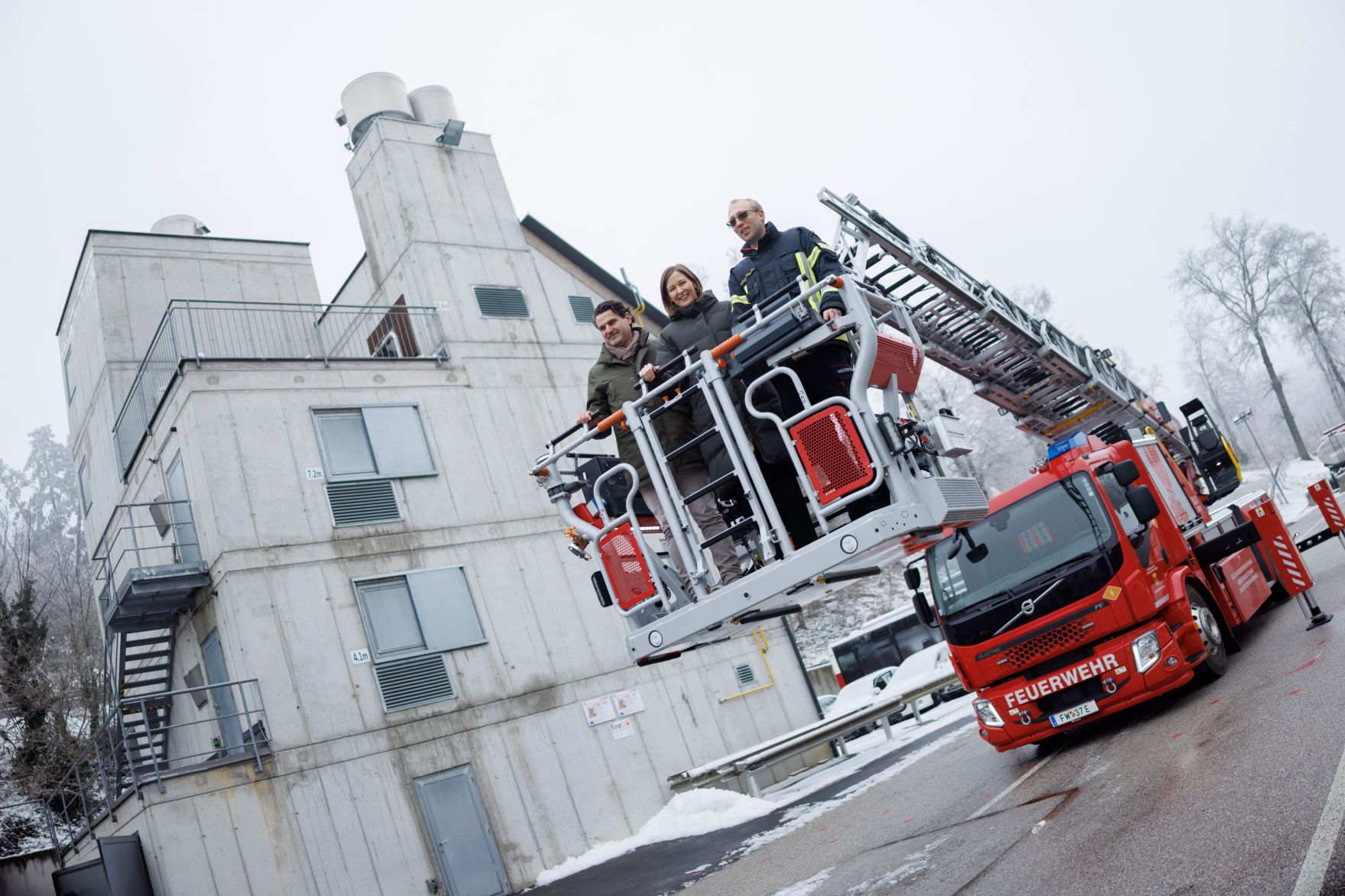 Am 16. J&auml;nner 2026 besuchte Bundesministerin Claudia Bauer (m.) im Rahmen ihres Bundesl&auml;ndertages die Landesfeuerwehrschule Eisenstadt.