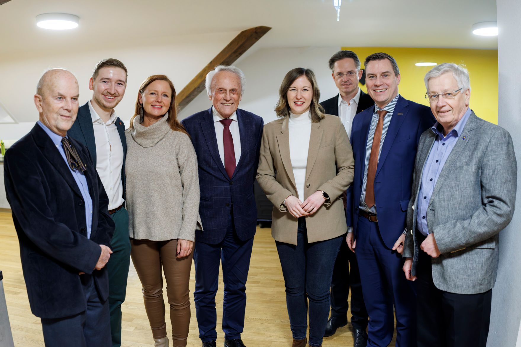 Am 19. Februar 2026 nahm Bundesministerin Claudia Bauer (4.v.r.) an der Veranstaltung "Europa gemeinsam Gestalten" in Klosterneuburg teil.