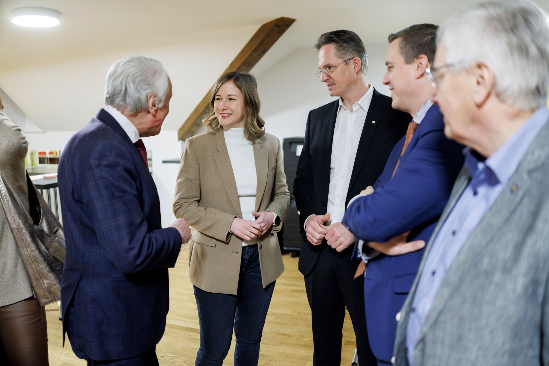 Am 19. Februar 2026 nahm Bundesministerin Claudia Bauer (4.v.r.) an der Veranstaltung "Europa gemeinsam Gestalten" in Klosterneuburg teil.