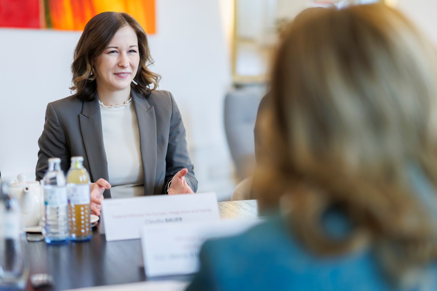 Am 10. M&auml;rz 2026 empfing Bundesministerin Claudia Bauer (l.) Maria Elisabetta Alberti Casellati (r.), Ministerin f&uuml;r institutionelle Reformen und Vereinfachung der Rechtsvorschriften der Italienischen Republik, zu einem Arbeitsgespr&auml;ch im Bundeskanzleramt.