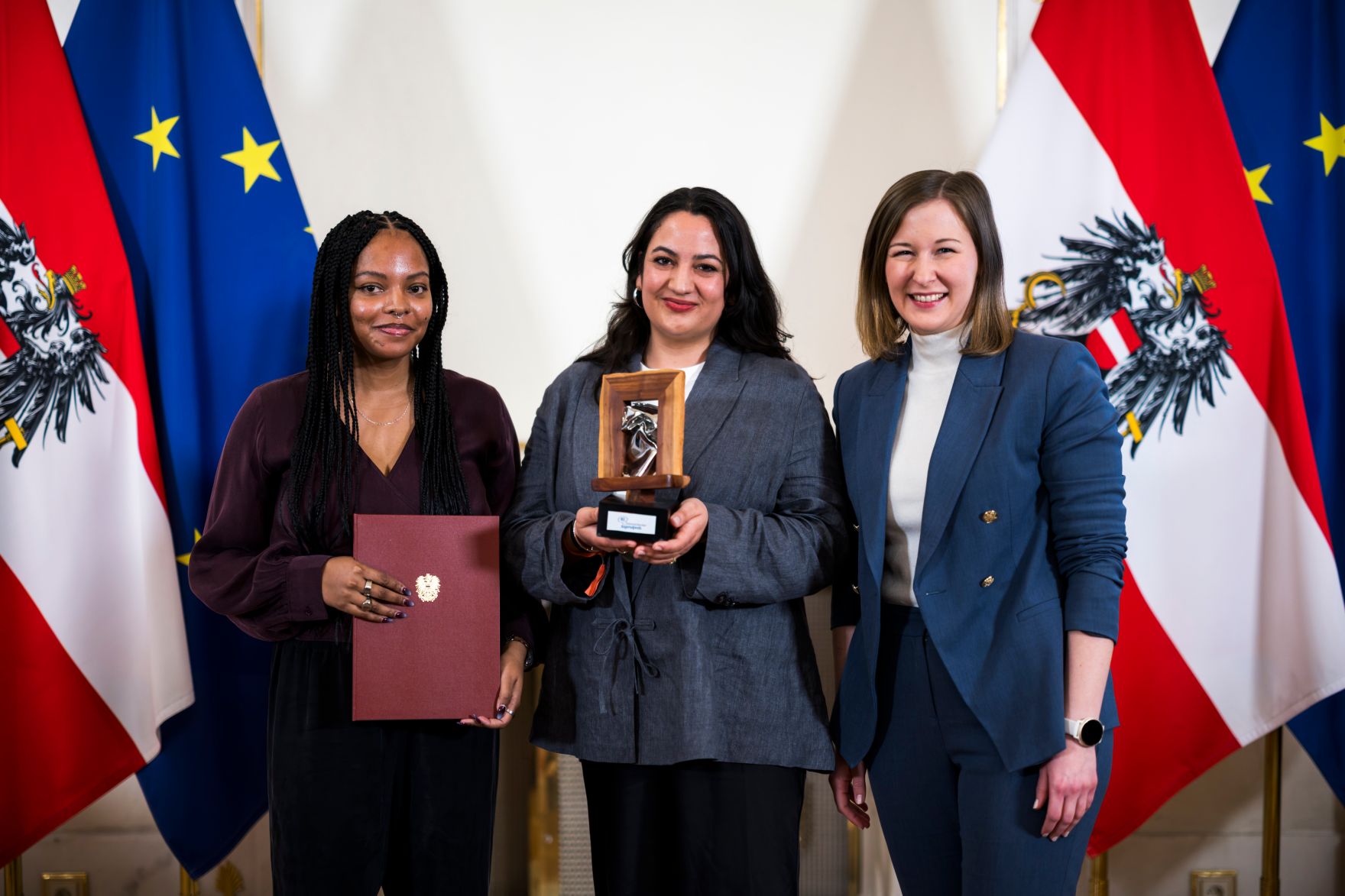 Am 23. M&auml;rz 2026 &uuml;berreichte Bundesministerin Claudia Bauer (r.) den &Ouml;sterreichischen Jugendpreis 2026.
