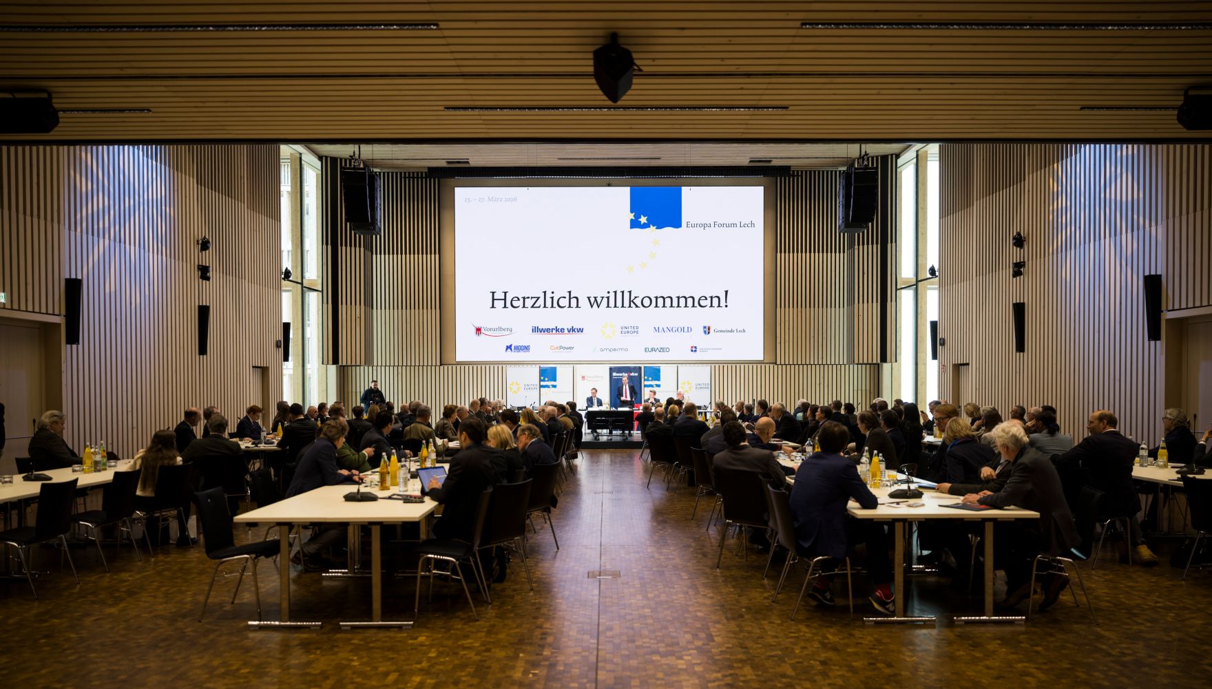 Am 26. M&auml;rz 2026 nahm Bundesministerin Claudia Bauer am &bdquo;Europa Forum Lech 2026&ldquo;, in Lech am Arlberg teil. Im Bild mit dem Landeshauptmann von Vorarlberg Markus Wallner.