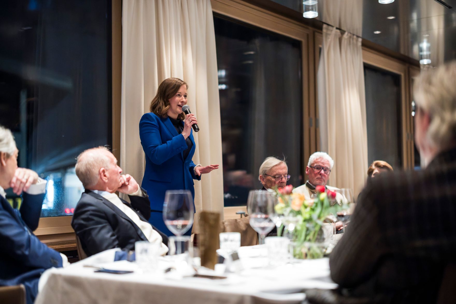 Am 26. M&auml;rz 2026 nahm Bundesministerin Claudia Bauer (m.l.) am Europa Forum Lech 2026, in Lech am Arlberg teil. Im Bild bei einem Abendempfang.