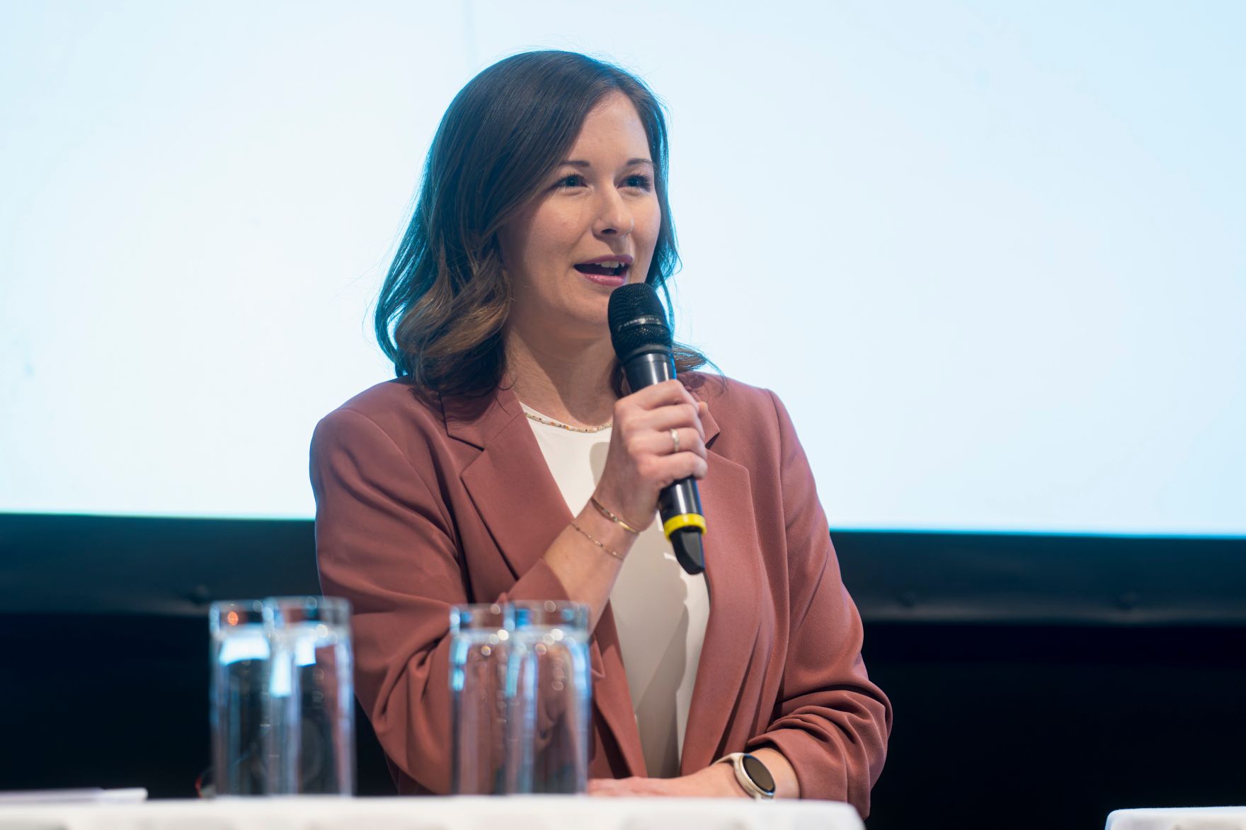 Am 27. M&auml;rz 2026 nahm Bundesministerin Claudia Bauer (im Bild) an der Bundestagung der B&uuml;rgermeisterinnen aus &Ouml;sterreich im Wiener Rathaus teil.