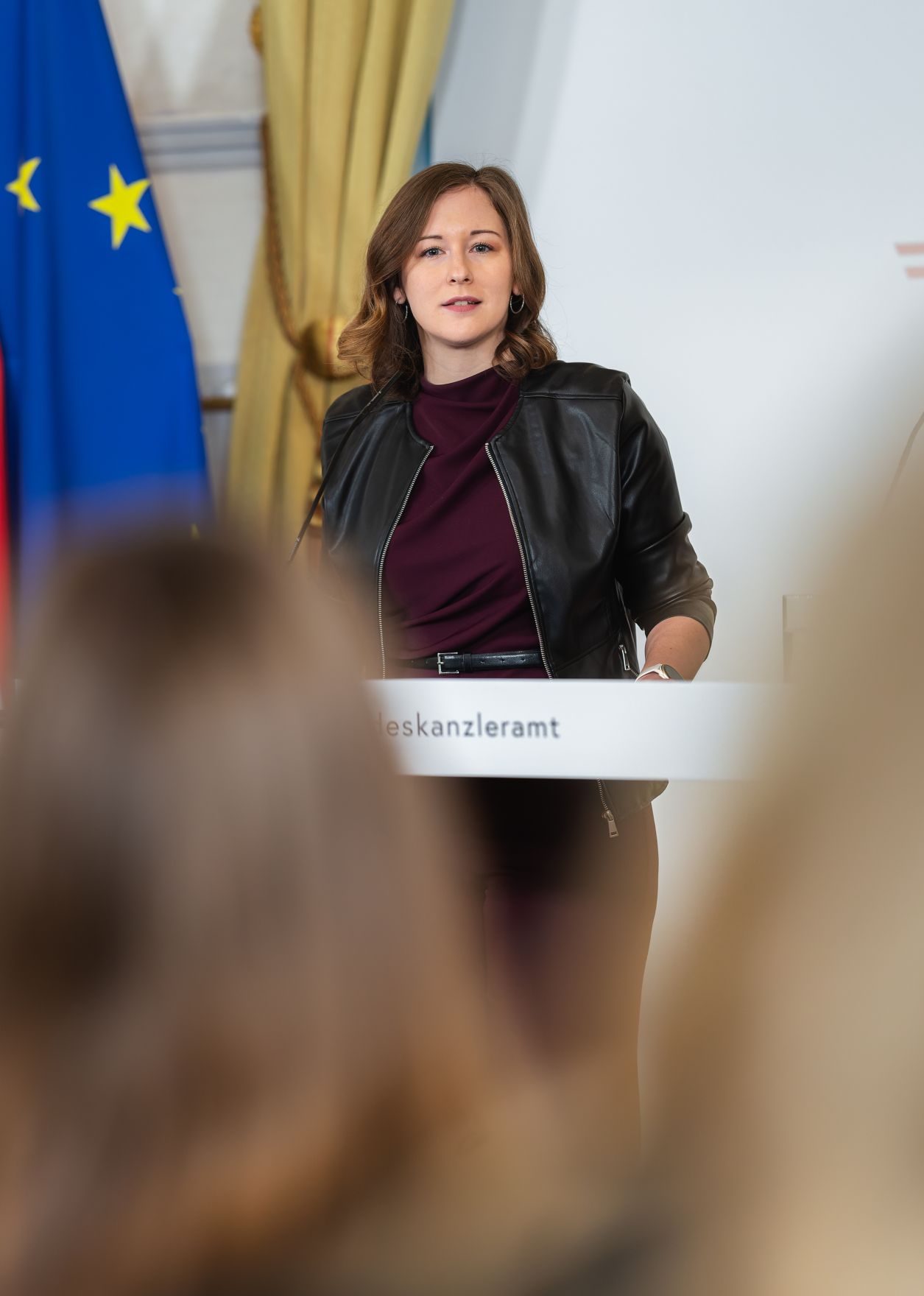 Am 10. April 2026 pr&auml;sentierte Bundesministerin Claudia Bauer (im Bild) gemeinsam mit dem Leiter der Zivildienstserviceagentur Ferdinand Mayer, die aktuellen Zivildienst-Zahlen f&uuml;r das erste Quartal 2026.