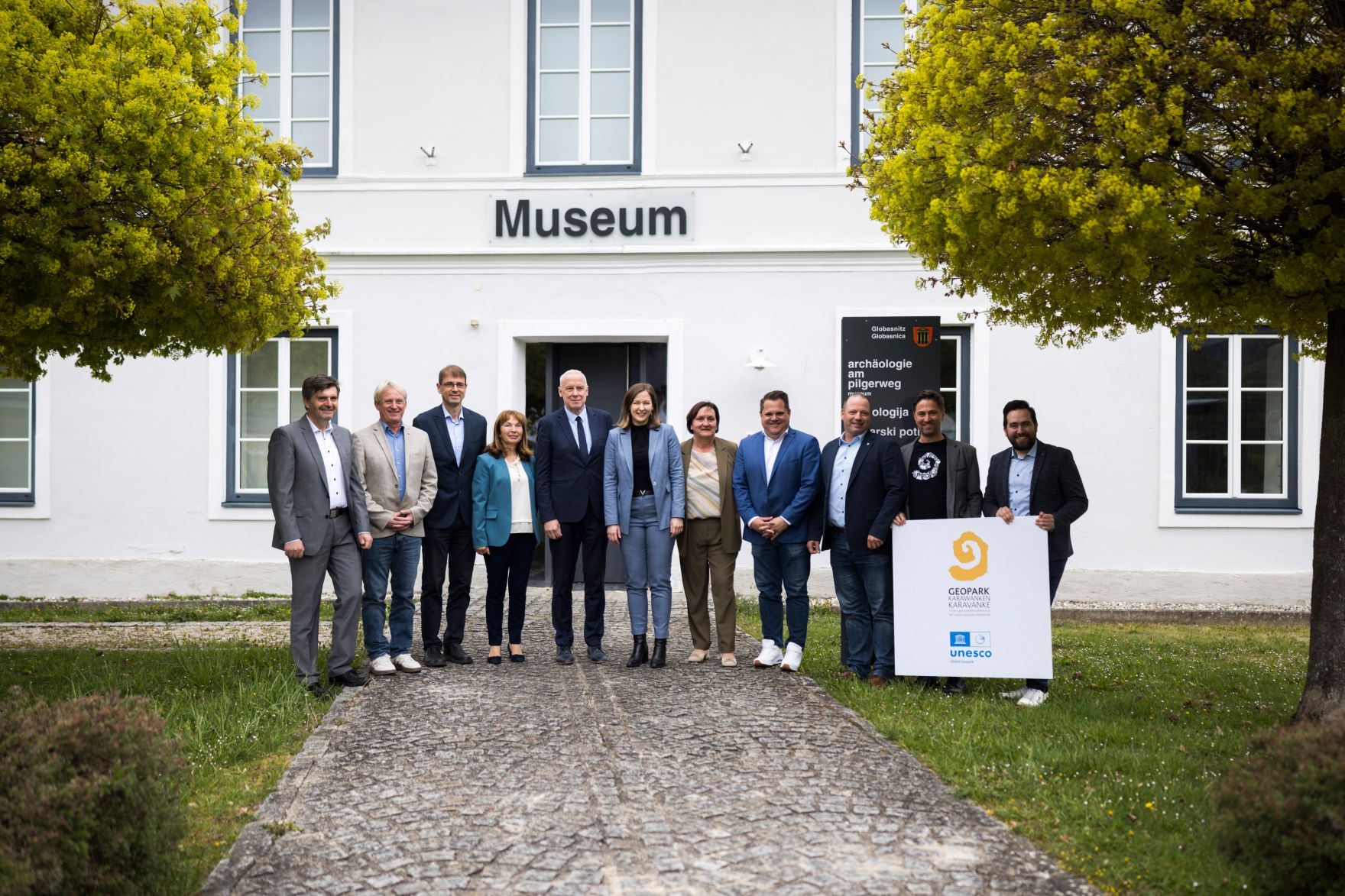 Am 14. April 2026 besuchte Bundesministerin Claudia Bauer (m.) anl&auml;sslich ihres Bundesl&auml;ndertages das Pilgermuseum in Globasnitz.