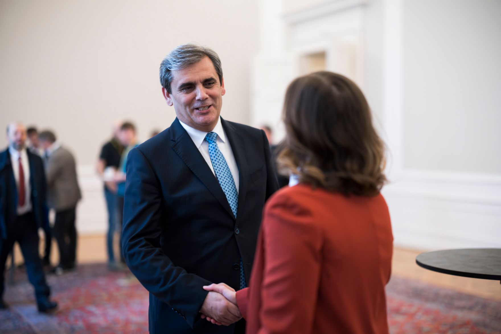 Am 15. April 2026 empfing Bundesministerin Claudia Bauer (r.) den stellvertretender Ministerpr&auml;sident und Au&szlig;enminister von Montenegro, Ervin Ibrahimović (l.) zu einem Arbeitsgespr&auml;ch im Bundeskanzleramt.