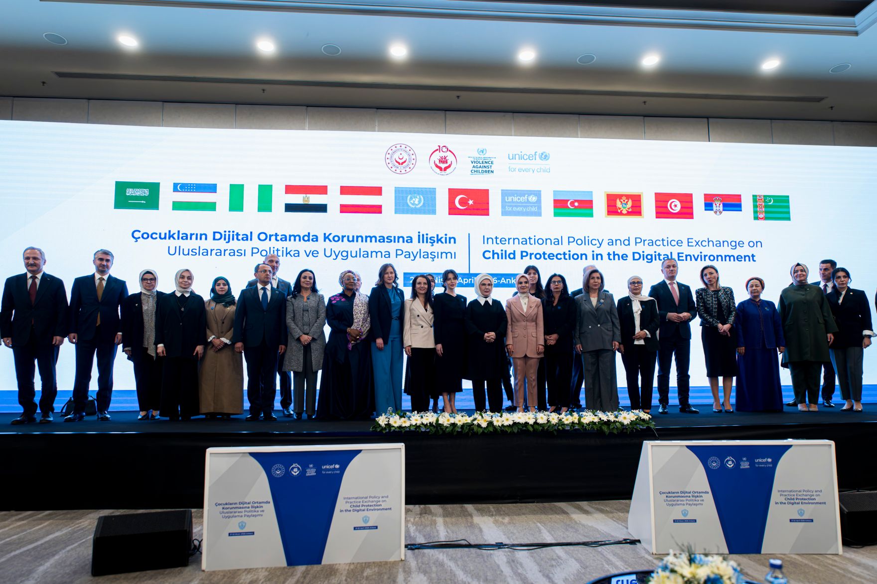 Am 21. April 2026 reiste Bundesministerin Claudia Bauer zu einem Arbeitsbesuch in die T&uuml;rkei. Im Bild bei der Er&ouml;ffnung des Roundtable &bdquo;International Policy and Practice Exchange on Child Protection in the Digital Environment&ldquo;.