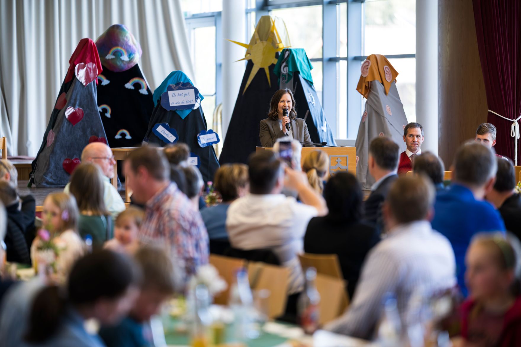 Am 23. April 2026 nahm Bundesministerin Claudia Bauer an der Kindergartener&ouml;ffnung in Taufkirchen an der Trattnach teil.