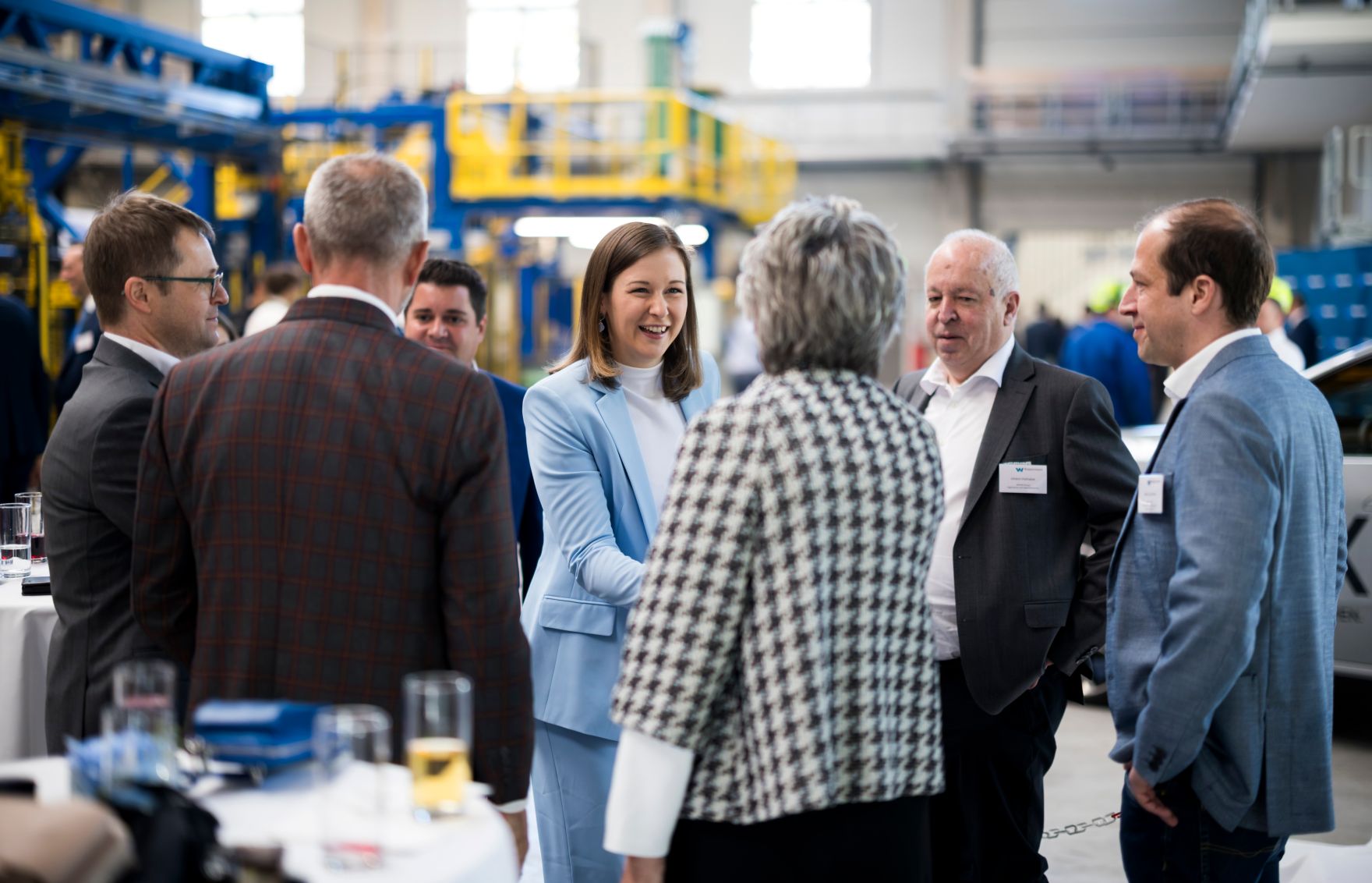 Am 24. April 2026 nahm Bundesministerin Claudia Bauer (4.v.l.) an der Er&ouml;ffnungsfeier der Wuppermann Metalltechnik GmbH teil.