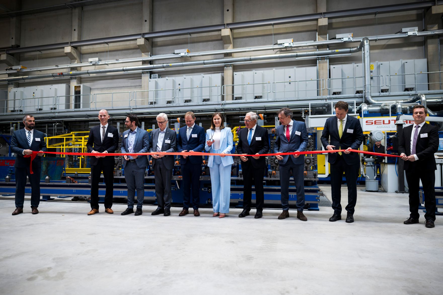 Am 24. April 2026 nahm Bundesministerin Claudia Bauer (6.v.l.) an der Er&ouml;ffnungsfeier der Wuppermann Metalltechnik GmbH teil.