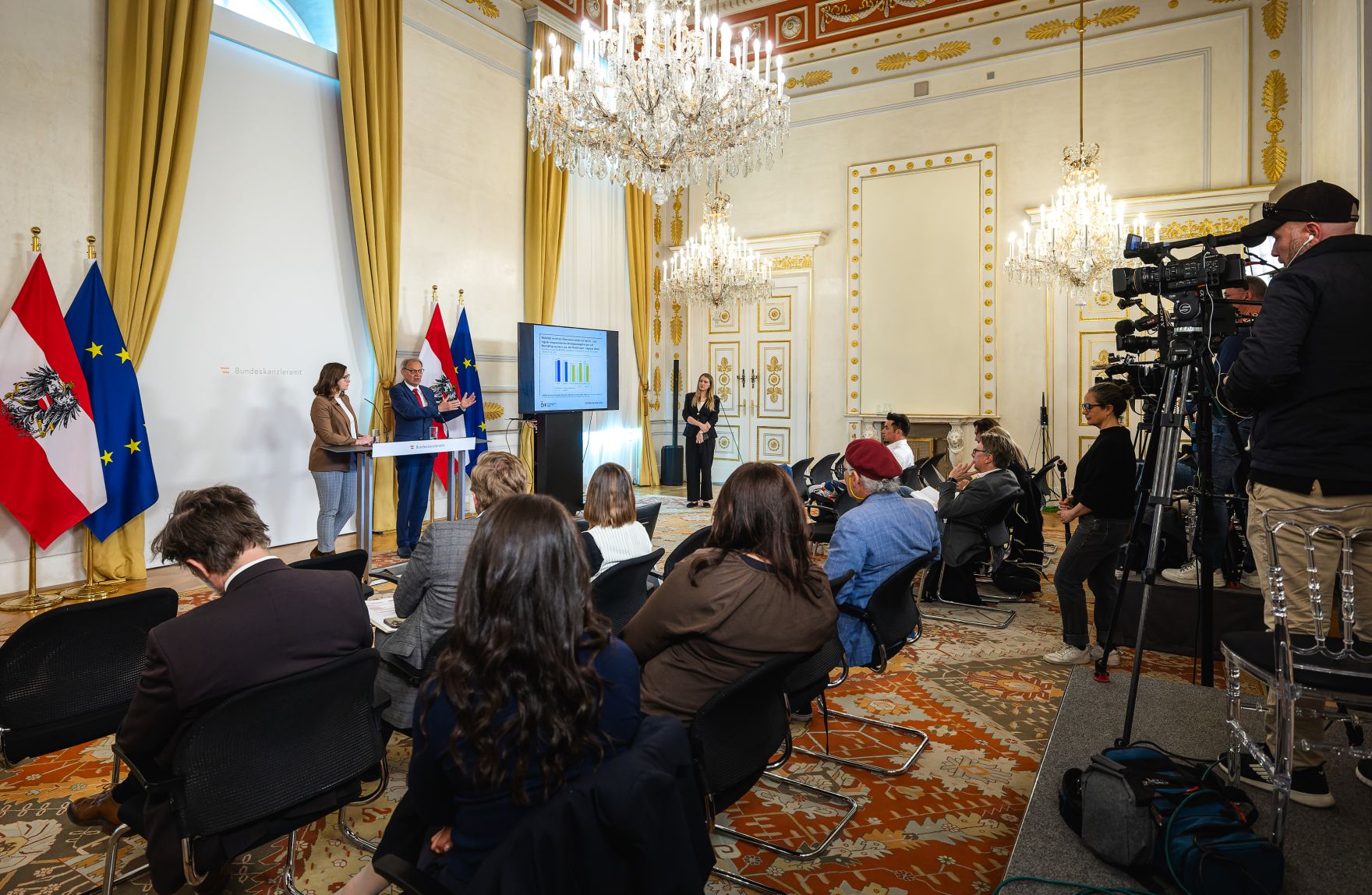 Am 28.April 2026 gab Bundesministerin Claudia Bauer gemeinsam mit Migrations- und Bev&ouml;lkerungsforscher Rainer M&uuml;nz eine Pressekonferenz anl&auml;sslich der Studienpr&auml;sentation zu Erwerbsverl&auml;ufen von Migrantinnen und Migranten.