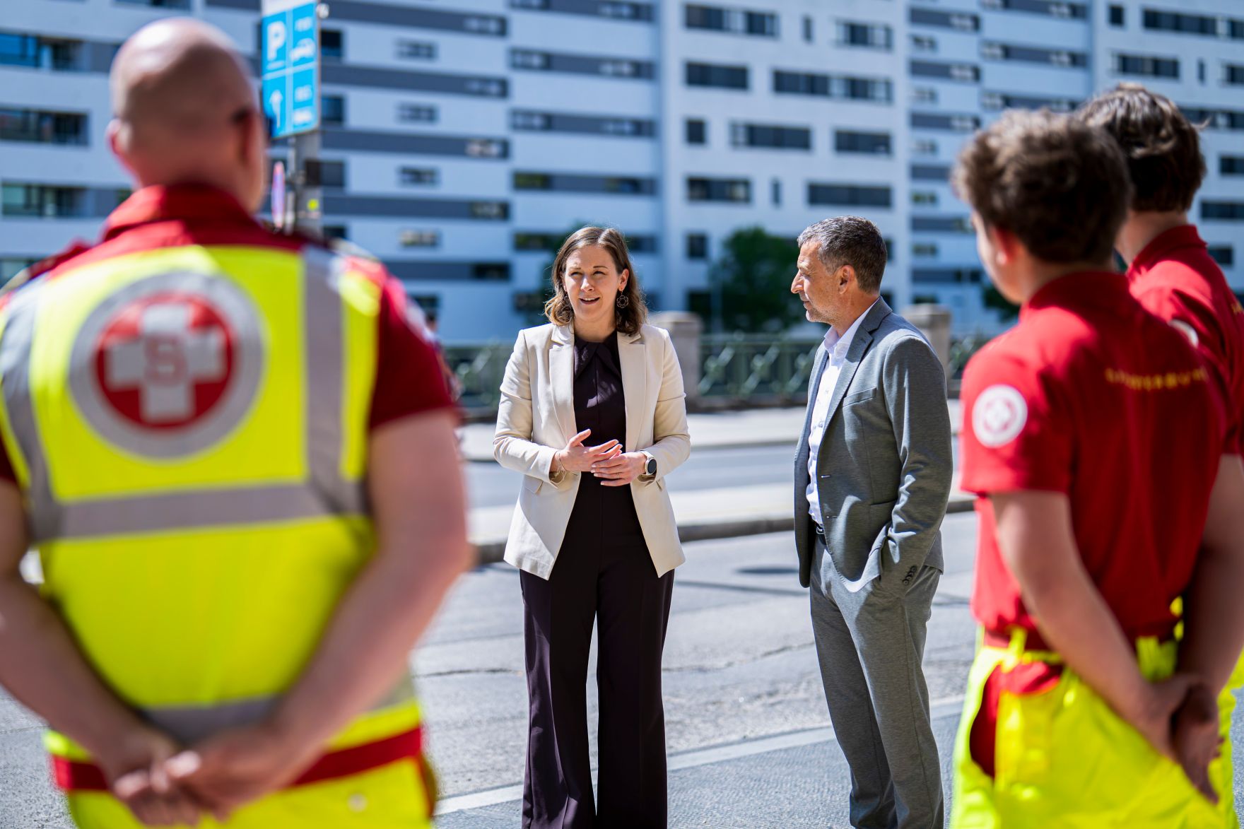 Am 6. Mai 2026 nahm Bundesministerin Claudia Bauer (2.v.l.) am Austausch mit Vertreterinnen und Vertretern des Samariterbund teil.