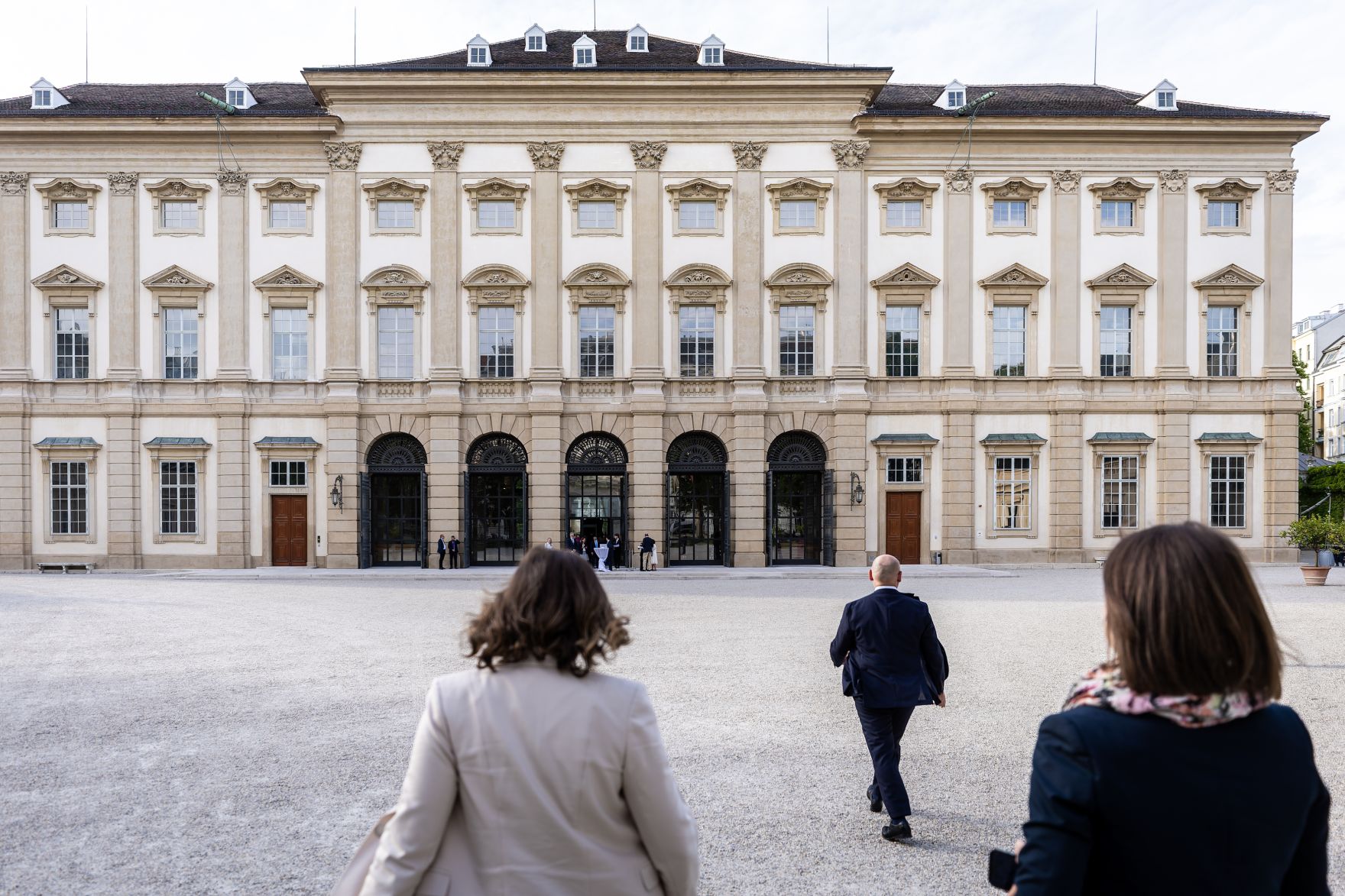 Am 6. Mai 2026 nahm Bundesministerin Claudia Bauer (l.) an den Feierlichkeiten anl&auml;sslich des Israelischen Unabh&auml;ngigkeitstages im Palais Liechtenstein teil.