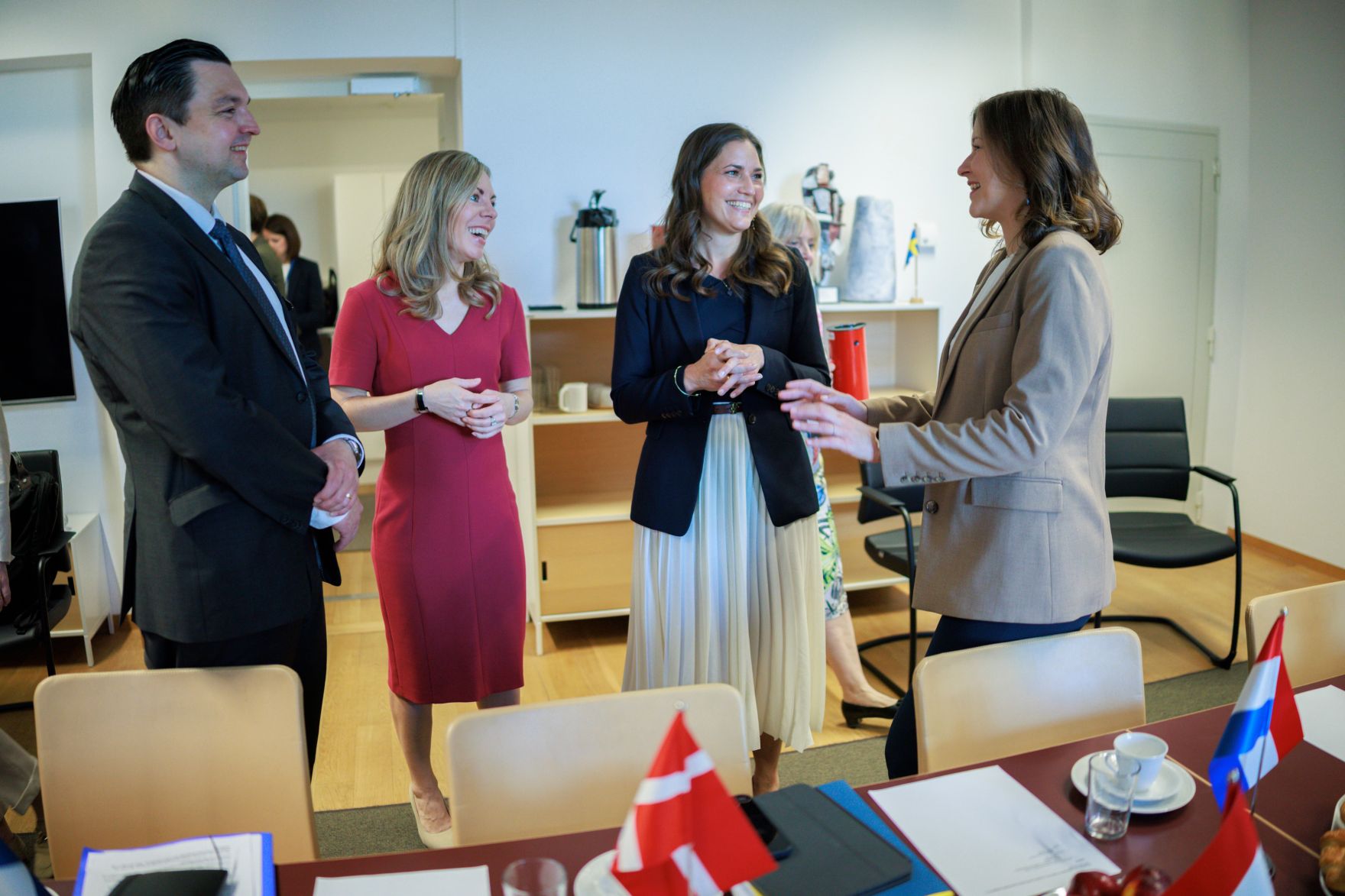 Am 26. Mai 2026 reiste Bundesministerin Claudia Bauer (r.) nach Br&uuml;ssel und nahm am Rat f&uuml;r &bdquo;Allgemeine Angelegenheiten&ldquo; der Europ&auml;ischen Union teil. Im Bild beim &bdquo;Ministers for Future&ldquo; Fr&uuml;hst&uuml;ck.