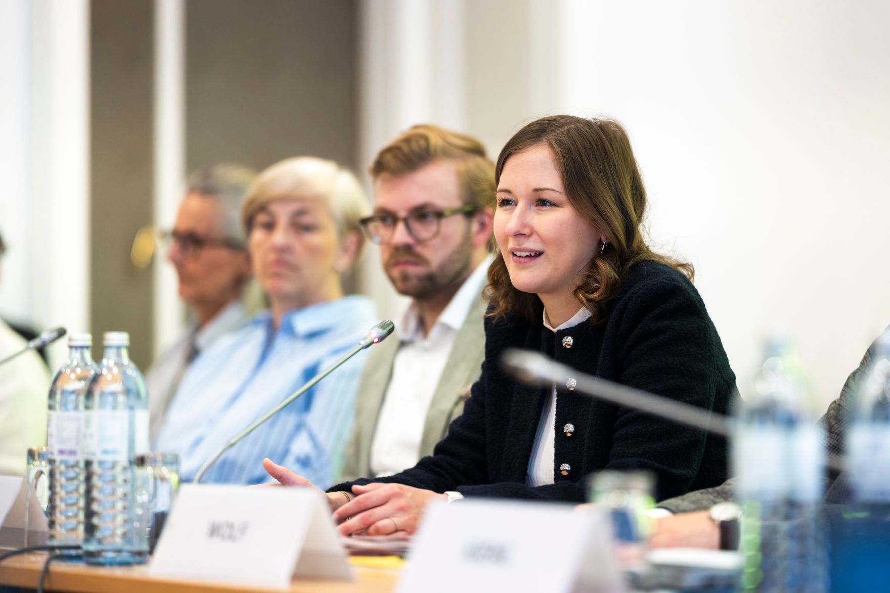 Am 27. Mai 2026 nahm Bundesministerin Claudia Bauer (r.) an der Sitzung des Integrationsbeirat teil.