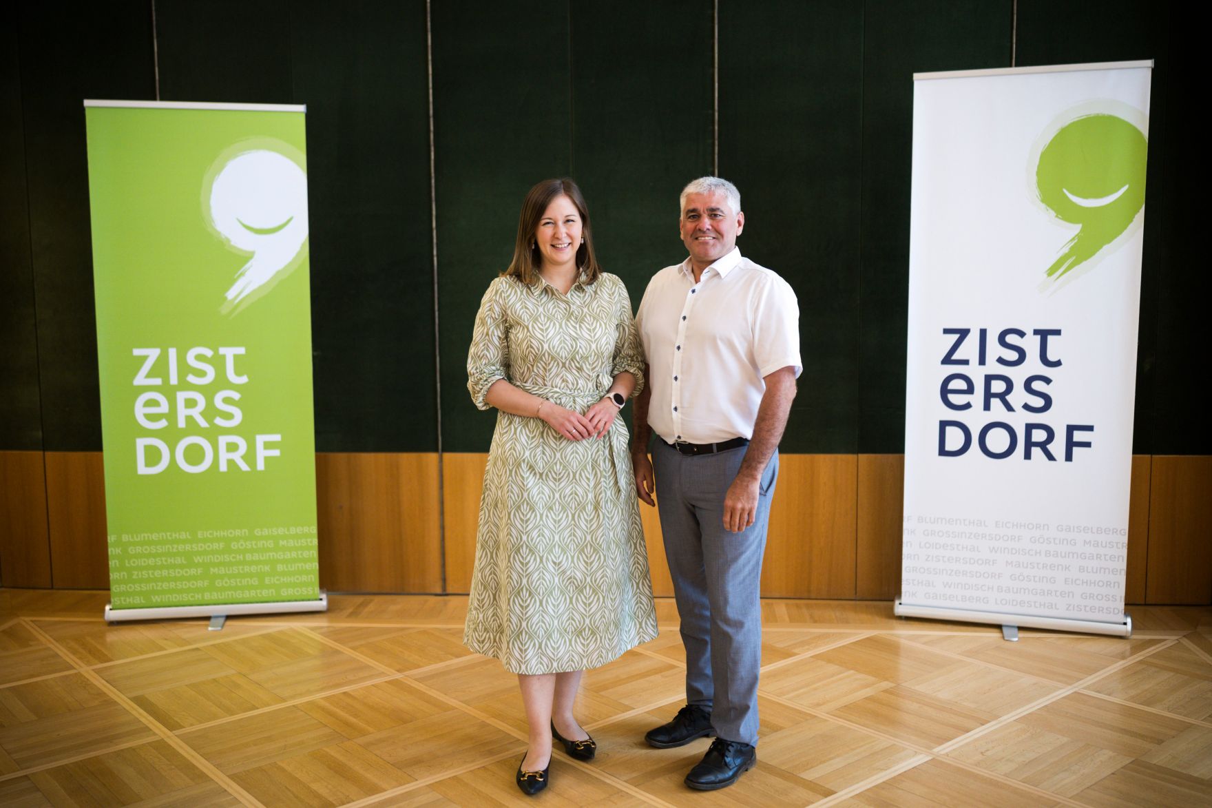 Am 28. Mai 2026 besuchte Bundesministerin Claudia Bauer (l.) im Rahmen ihres Bundesl&auml;ndertages die Gemeinde Zistersdorf. Im Bild mit dem B&uuml;rgermeister der Stadtgemeinde Zistersdorf, Elmar Sch&ouml;berl (r.).