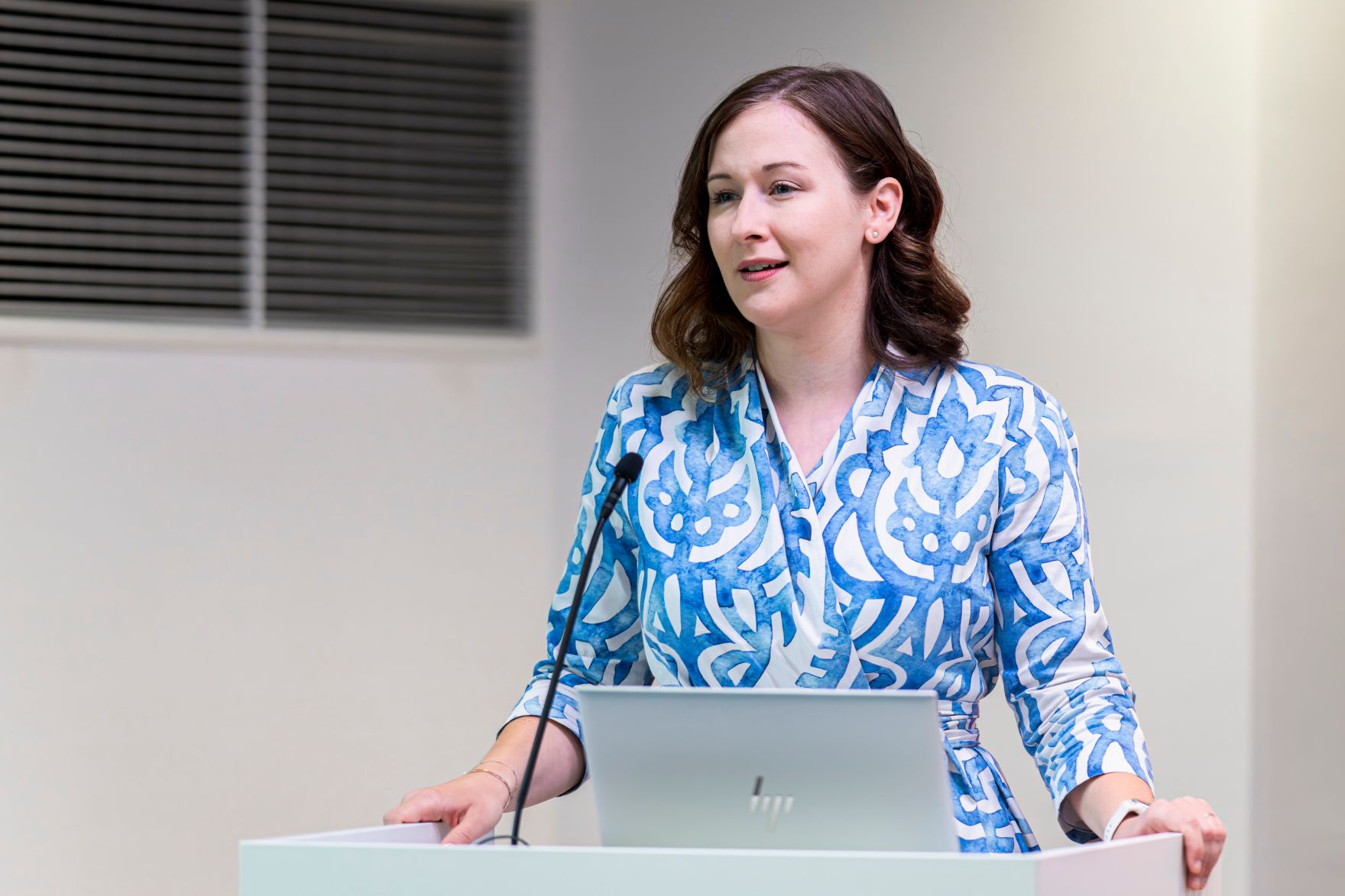 Am 01. Juni 2026 hielt Bundesministerin Claudia Bauer (im Bild) eine Rede bei einer Veranstaltung zu Arbeitsmarkt mit Potenzial &ndash; Ukrainische Fachfrauen zwischen Qualifikation und Integration.