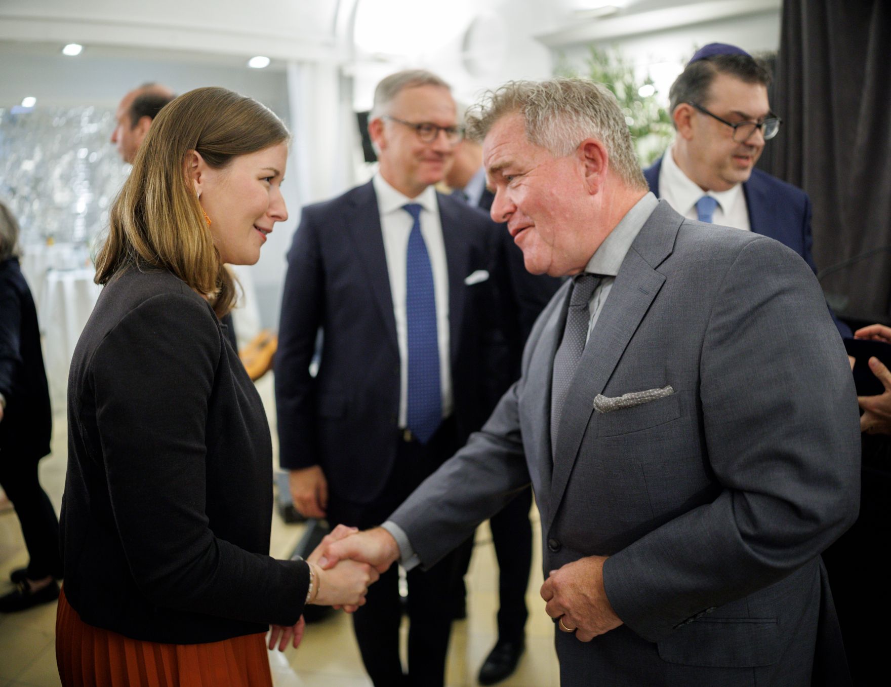 Am 16. Juni 2026 nahm Bundesministerin Claudia Bauer (l.) an der Verleihung der Marietta und Friedrich Torberg-Medaille teil.