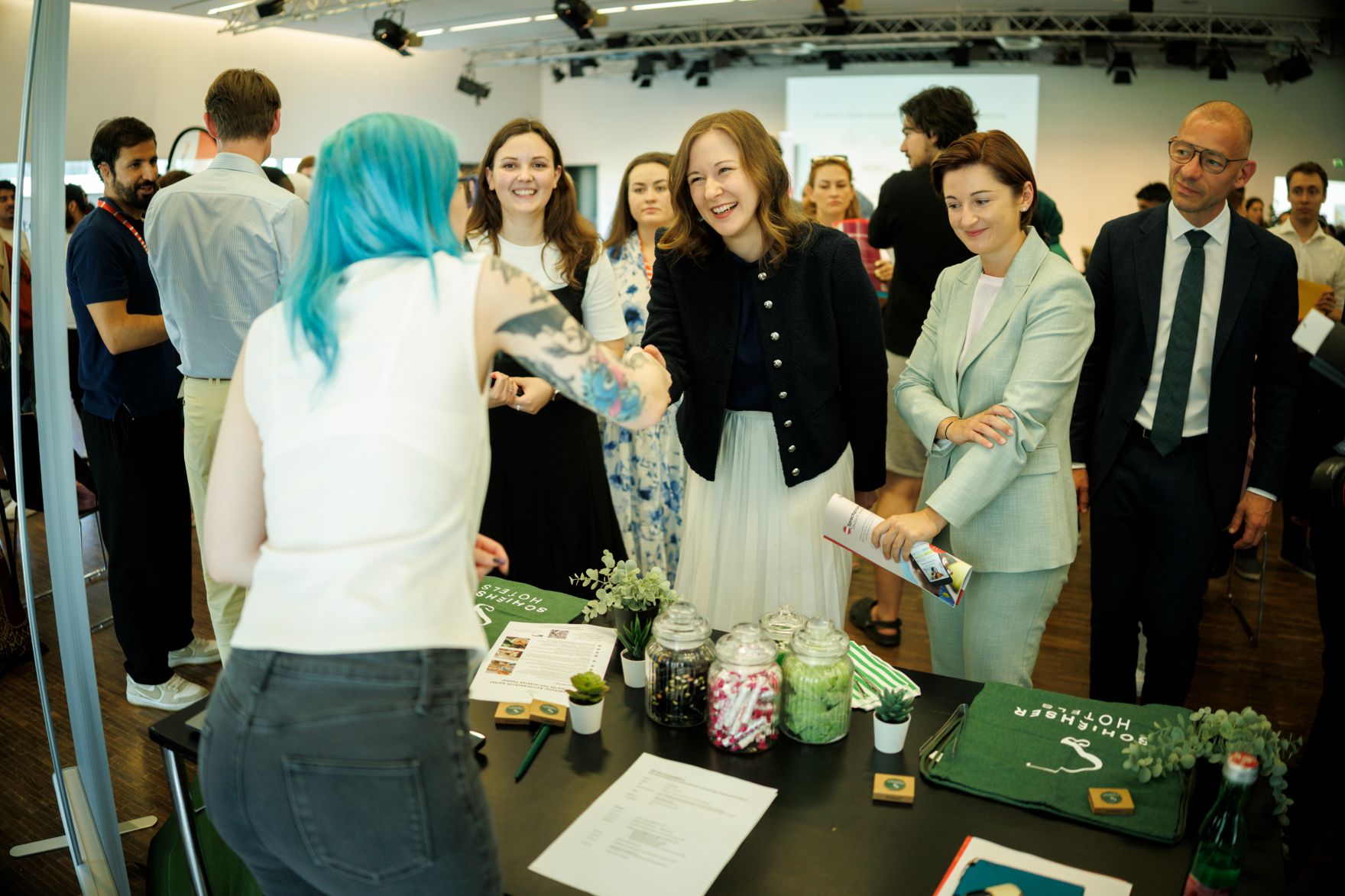 Am 22. Juni 2026 nahm Bundesministerin Claudia Bauer (im Bild) im Rahmen ihres Bundesl&auml;ndertages an der Karriereplattform des &Ouml;sterreichischer Integrationsfonds teil.