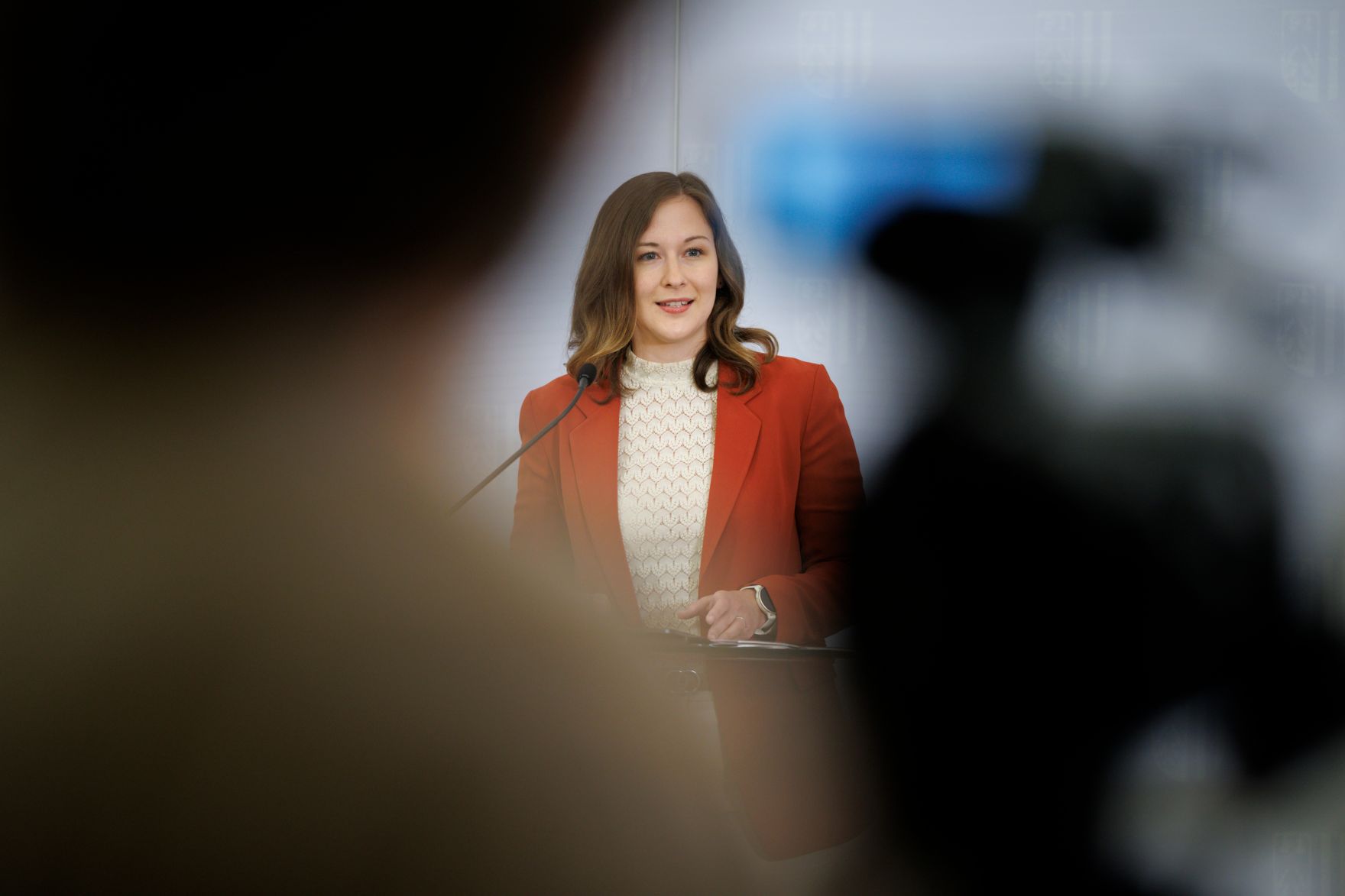 Am 23. Juni 2026 nahm Bundesministerin Claudia Bauer (im Bild) im Rahmen ihres Bundesl&auml;ndertages an der Pressekonferenz zum Bundesjugendsingen teil.