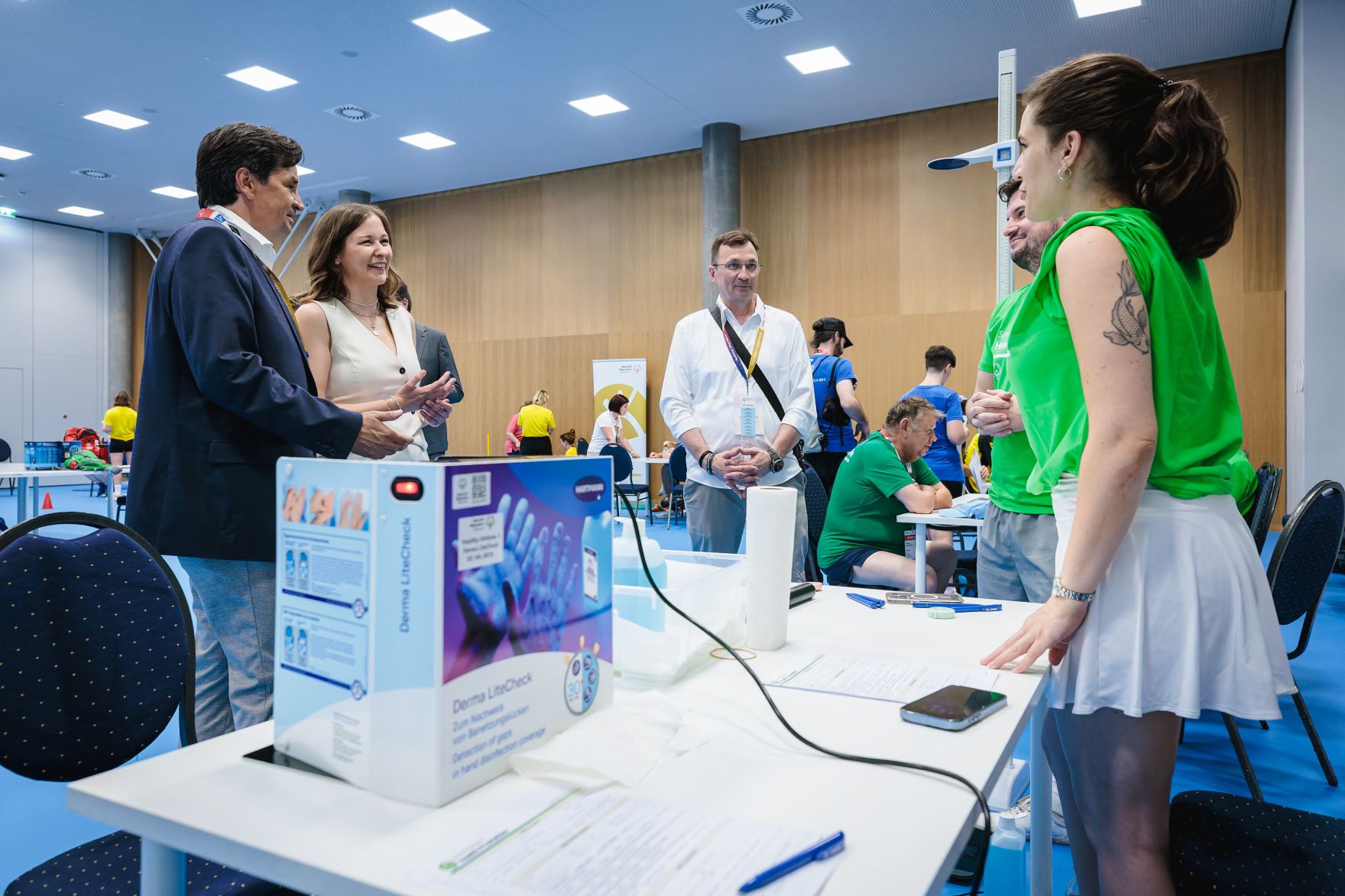 Am 26. Juni 2026 besuchte Bundesministerin Claudia Bauer (2.v.l.) die Special Olympics &Ouml;sterreich in Wien.