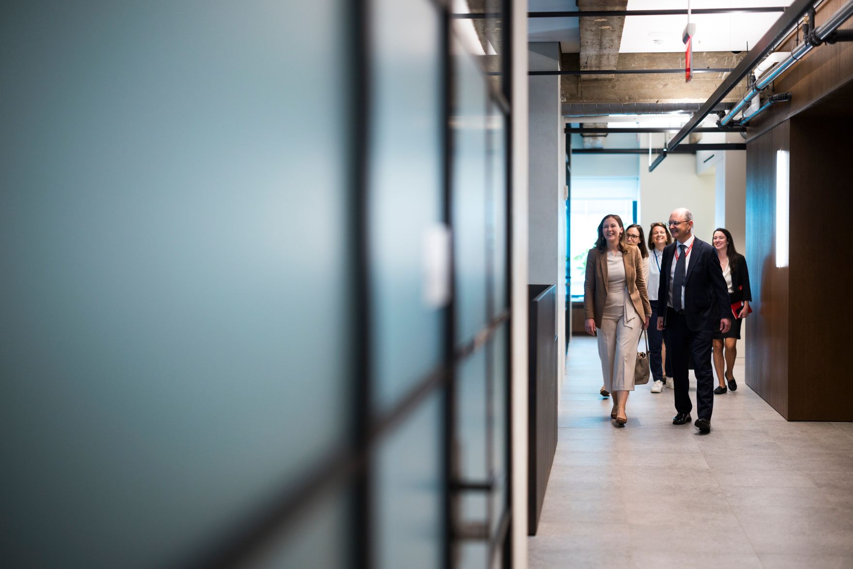 Am 13. Juli 2026 reiste Bundesministerin Claudia Bauer (l.) zu einem mehrt&auml;gigen Arbeitsbesuch nach New York. Im Bild beim Besuch der St&auml;ndigen Vertretung &Ouml;sterreichs bei der Europ&auml;ischen Union.