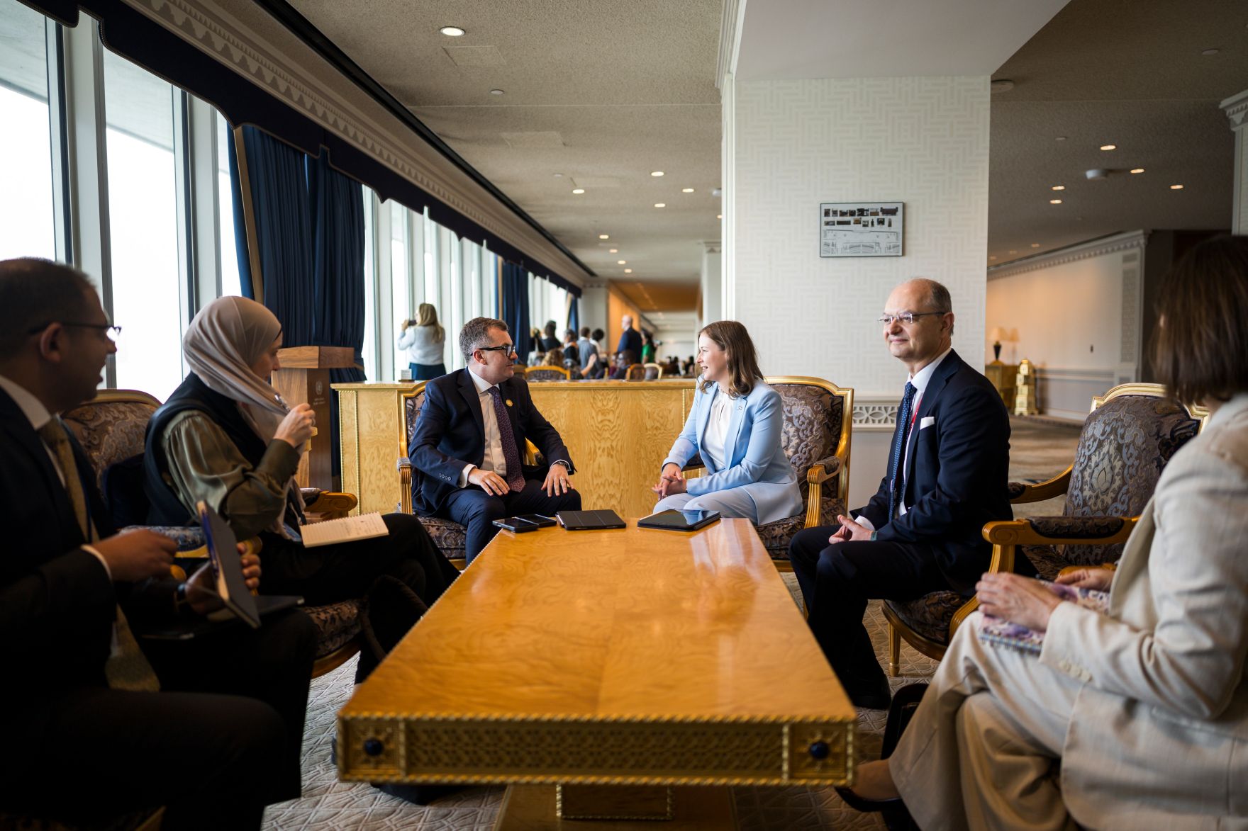 Am 13. Juli 2026 reiste Bundesministerin Claudia Bauer zu einem mehrt&auml;gigen Arbeitsbesuch nach New York. Im Bild bei einem bilateralen Gespr&auml;ch mit dem &auml;gyptischen Minister f&uuml;r Planung und wirtschaftliche Entwicklung, Ahmed Rostom.