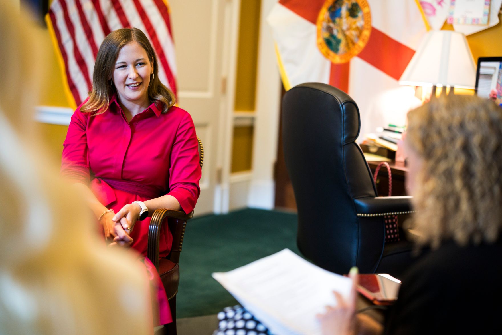 Am 15. Juli 2026 reiste Bundesministerin Claudia Bauer (l.) zu einem mehrt&auml;gigen Arbeitsbesuch nach Washington, D.C. Im Bild mit Congresswoman Deborah Wasserman Schultz (r.).