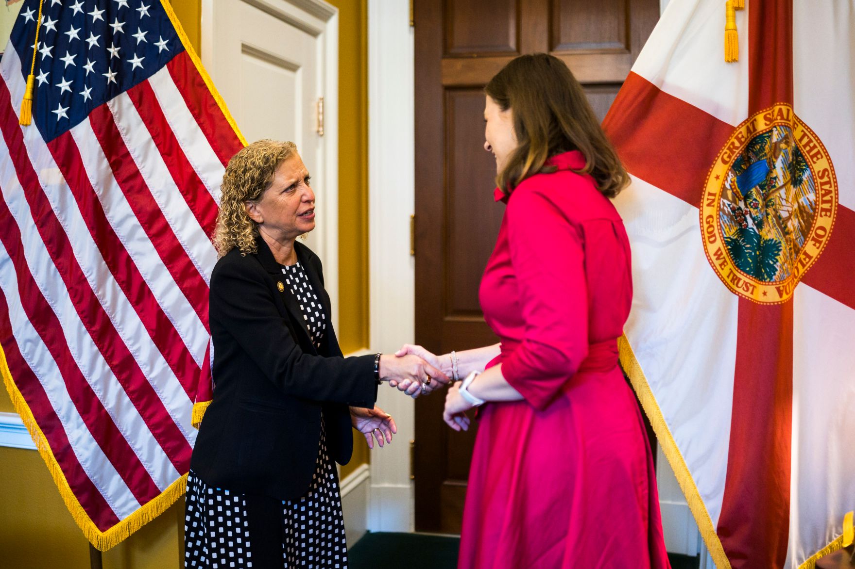 Am 15. Juli 2026 reiste Bundesministerin Claudia Bauer (l.) zu einem mehrt&auml;gigen Arbeitsbesuch nach Washington, D.C. Im Bild mit Congresswoman Deborah Wasserman Schultz (l.).