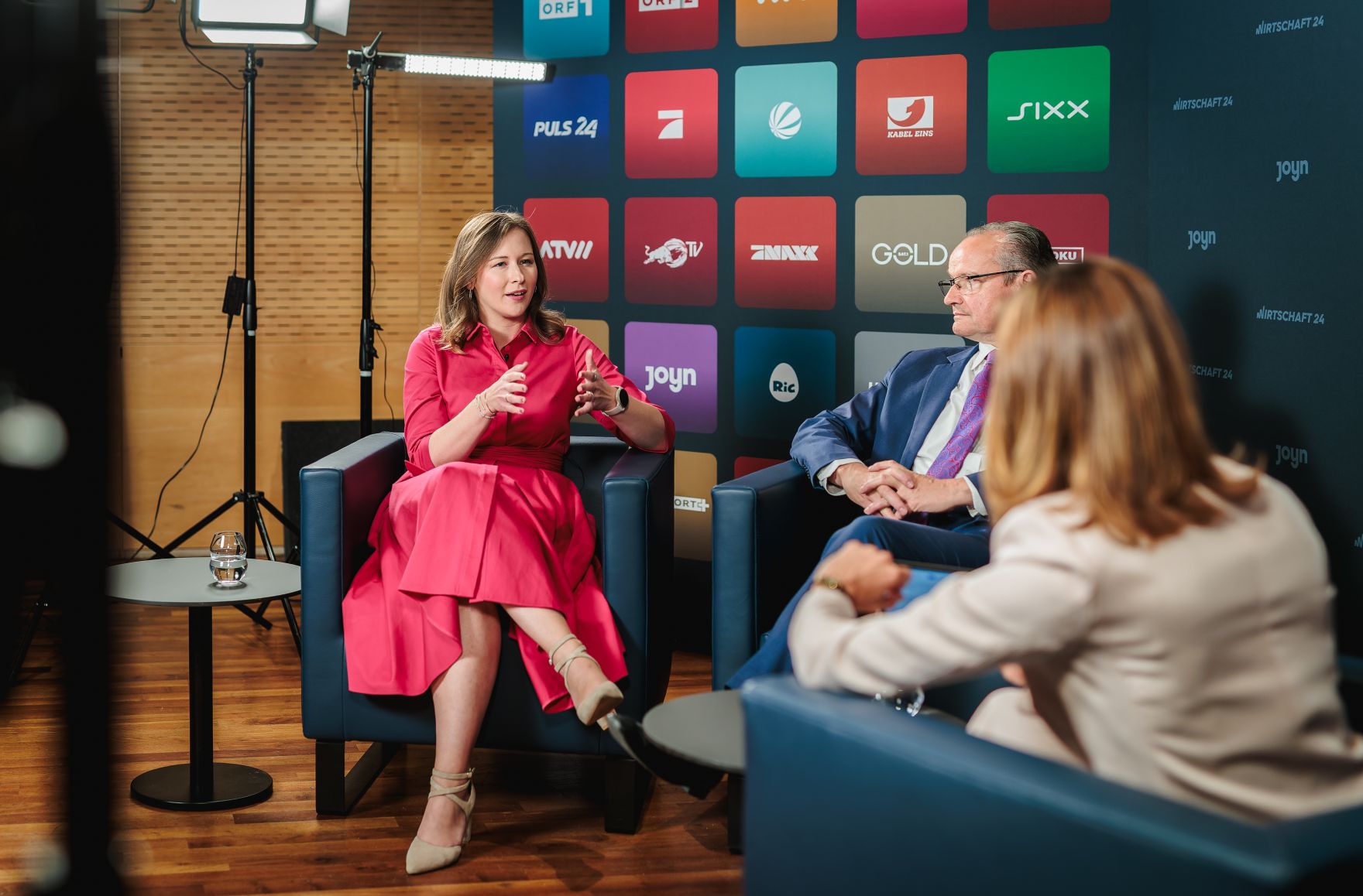 Am 22. Juli 2026 gab Bundesministerin Claudia Bauer (l.) gemeinsam mit dem Staatsminister f&uuml;r Europa im Ausw&auml;rtigen Amt, Gunther Krichbaum (r.) im Rahmen des Salzburg Summit ein Interview.
