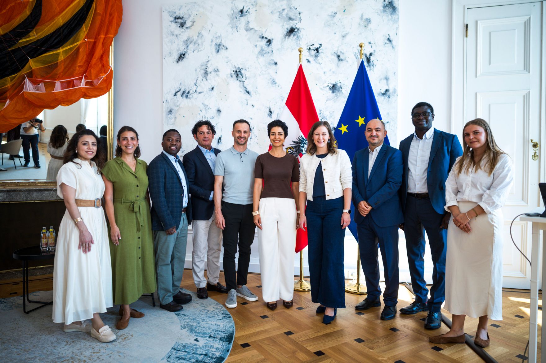 Am 3. August 2026 lud Bundesministerin Claudia Bauer (im Bild) Integrationsbotschafterinnen und Integrationsbotschafter zu einem Austausch ins Bundeskanzleramt.