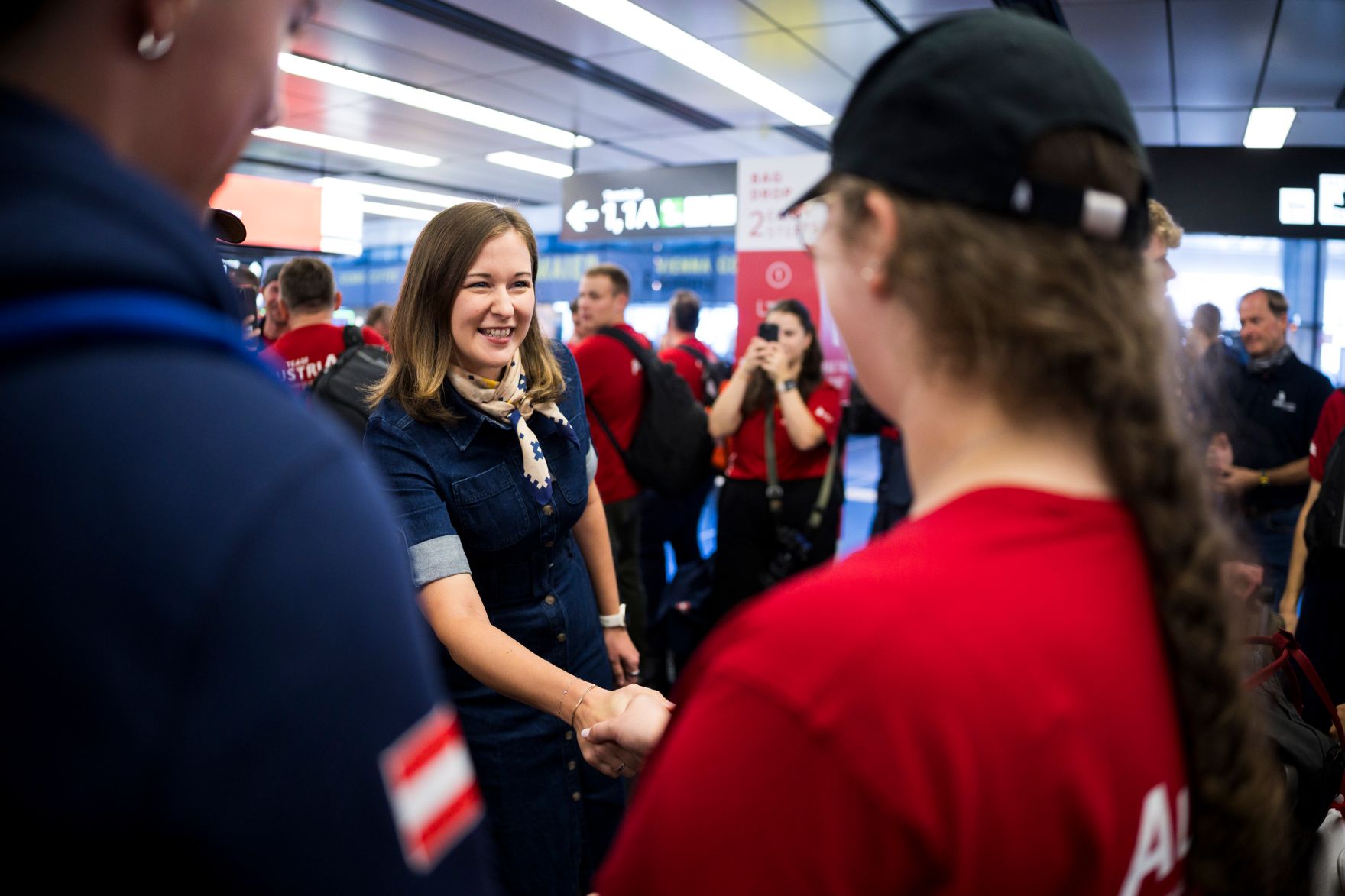 Am 16. September 2026 verabschiedete Bundesministerin Claudia Bauer (im Bild) das TeamAustria zu den WorldSkills 2024 in Shanghai.