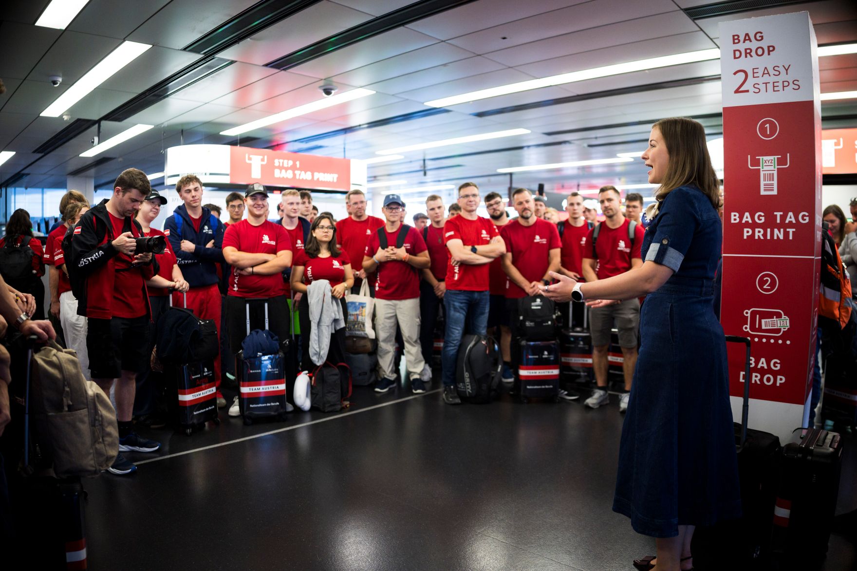 Am 16. September 2026 verabschiedete Bundesministerin Claudia Bauer (im Bild) das TeamAustria zu den WorldSkills 2024 in Shanghai.