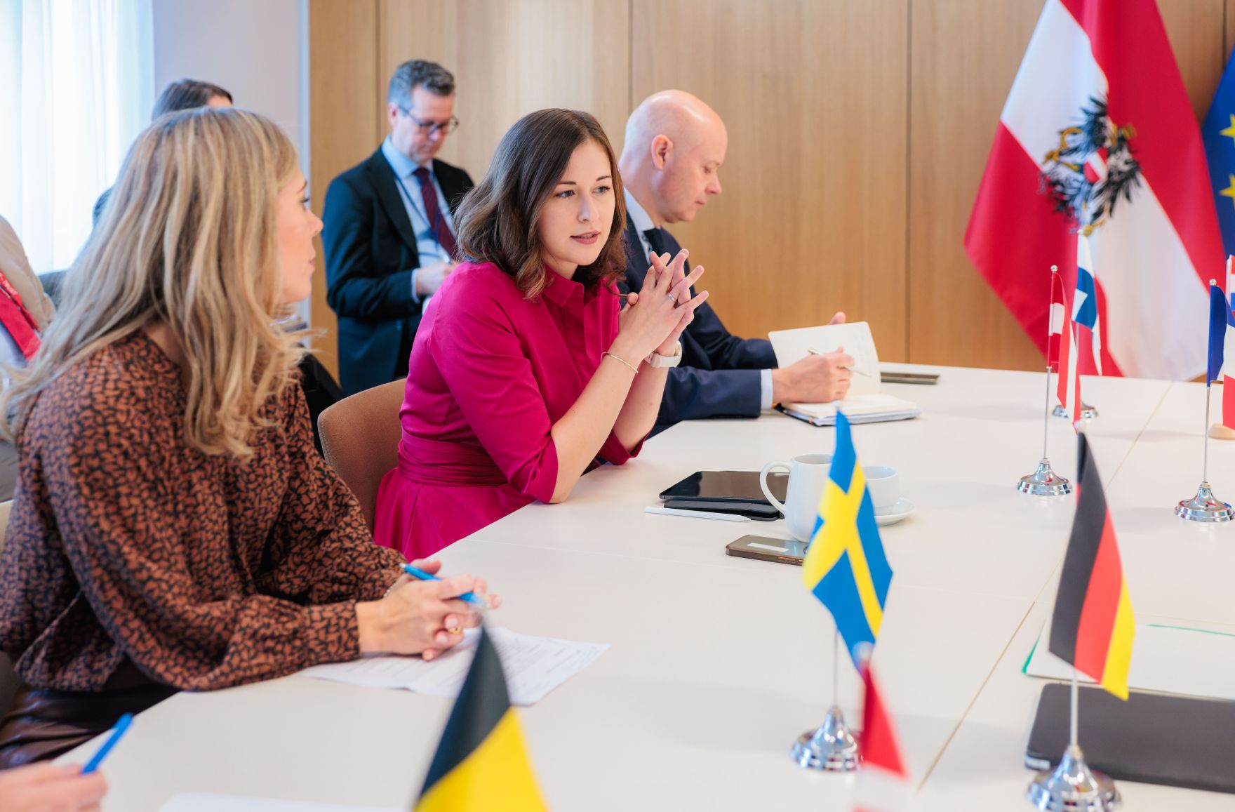 Am 22. September reiste Bundesministerin Claudia Bauer (2.v.l.) nach Br&uuml;ssel und nahm am Rat f&uuml;r &bdquo;Allgemeine Angelegenheiten&ldquo; der Europ&auml;ischen Union teil. Im Bild bei einem Arbeitsfr&uuml;hst&uuml;ck.