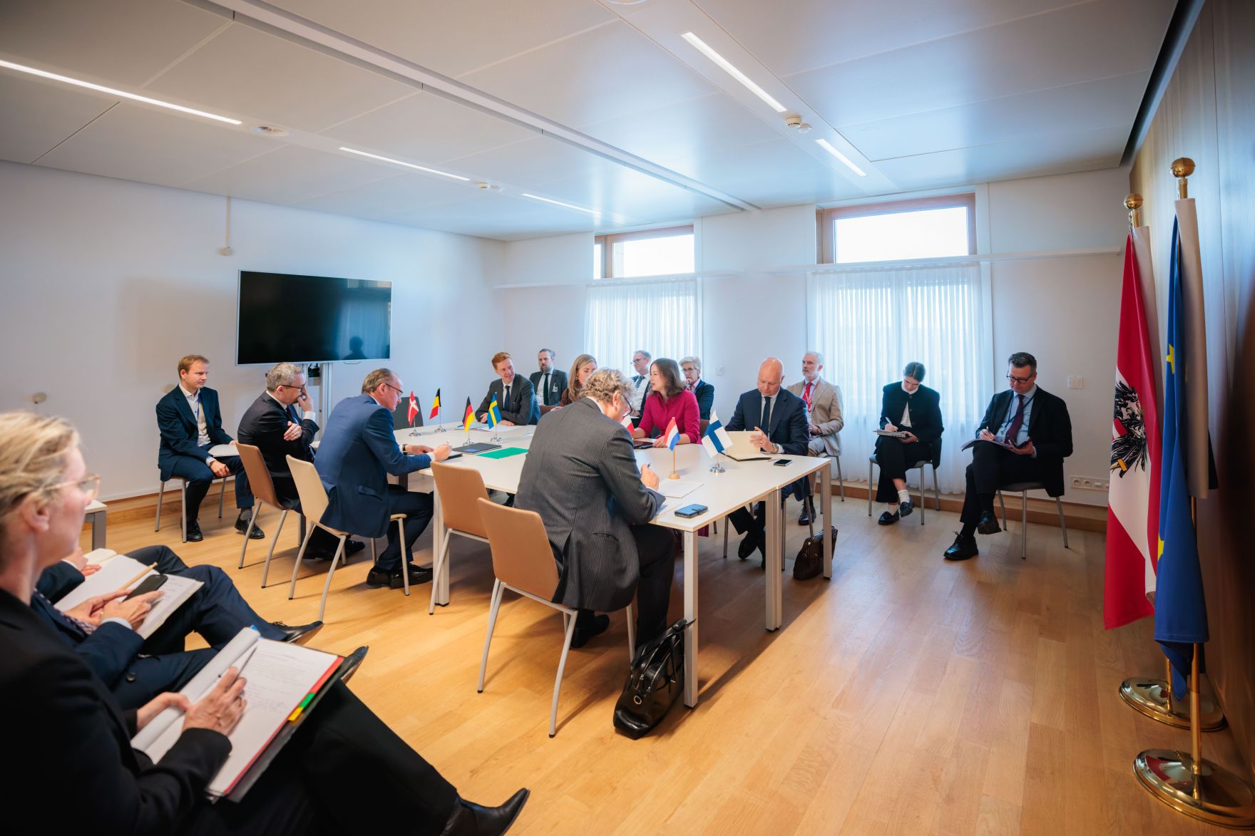 Am 22. September reiste Bundesministerin Claudia Bauer nach Br&uuml;ssel und nahm am Rat f&uuml;r &bdquo;Allgemeine Angelegenheiten&ldquo; der Europ&auml;ischen Union teil. Im Bild bei einem Arbeitsfr&uuml;hst&uuml;ck.