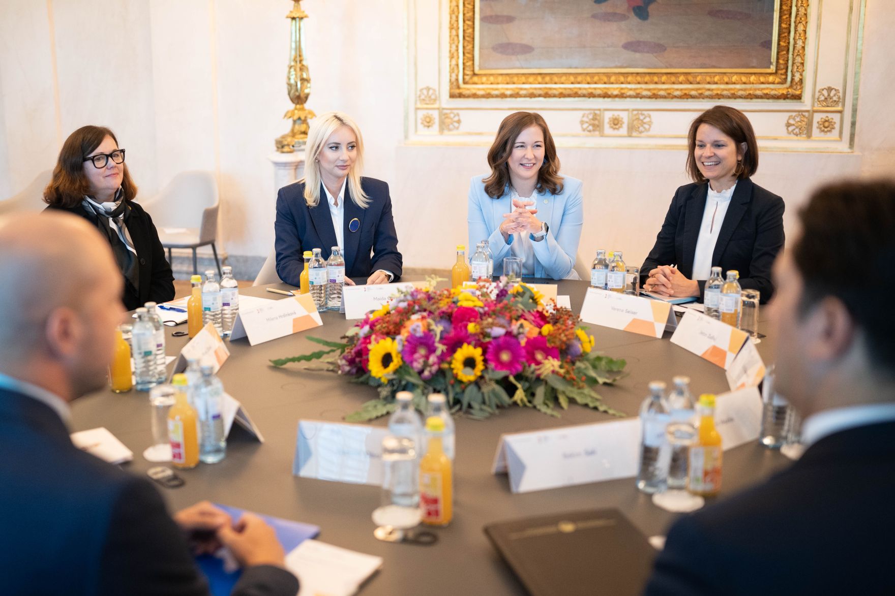 Am 29. September 2026 lud Bundesministerin Claudia Bauer (im Bild) zur Westbalkan-Konferenz 2026 ins Bundeskanzleramt.