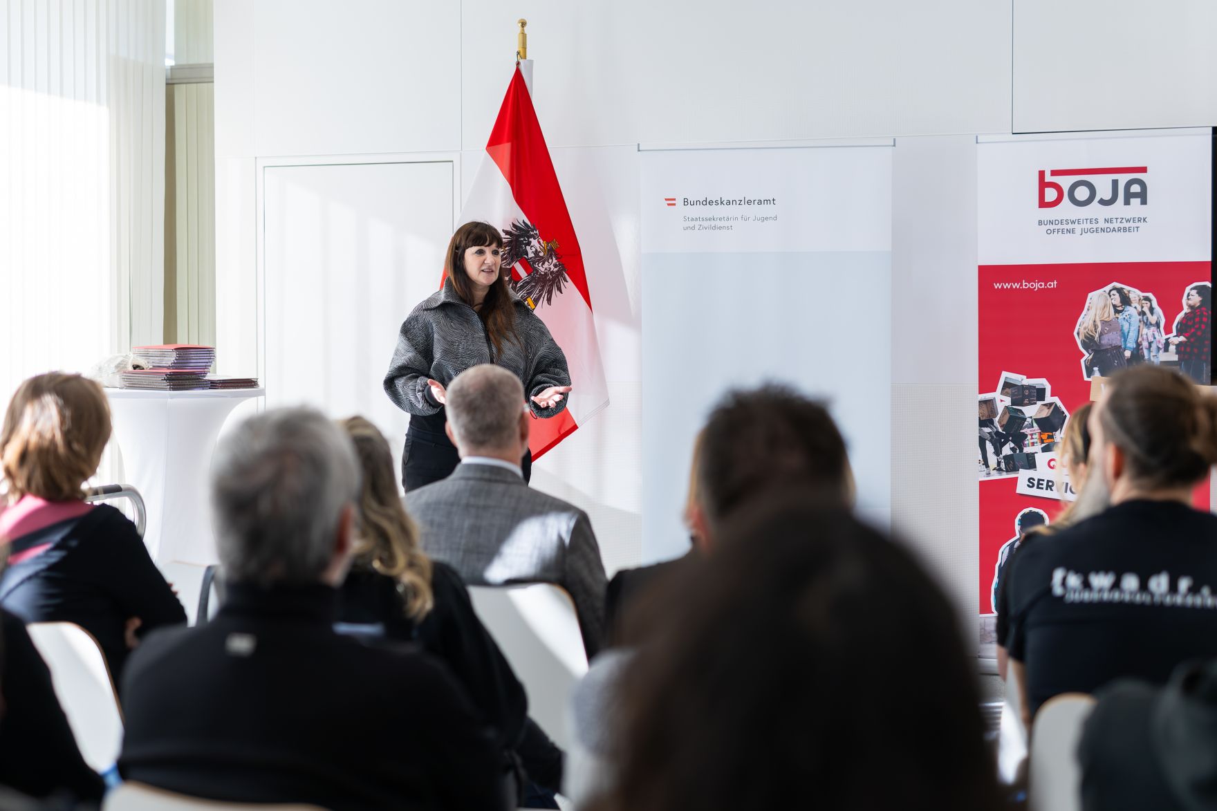 Am 4. Februar 2025 wurden Urkunden f&uuml;r die &bdquo;Gesundheitskompetente offene Jugendarbeit&ldquo; &uuml;ber die Sektion VI des Bundeskanzleramtes verliehen.