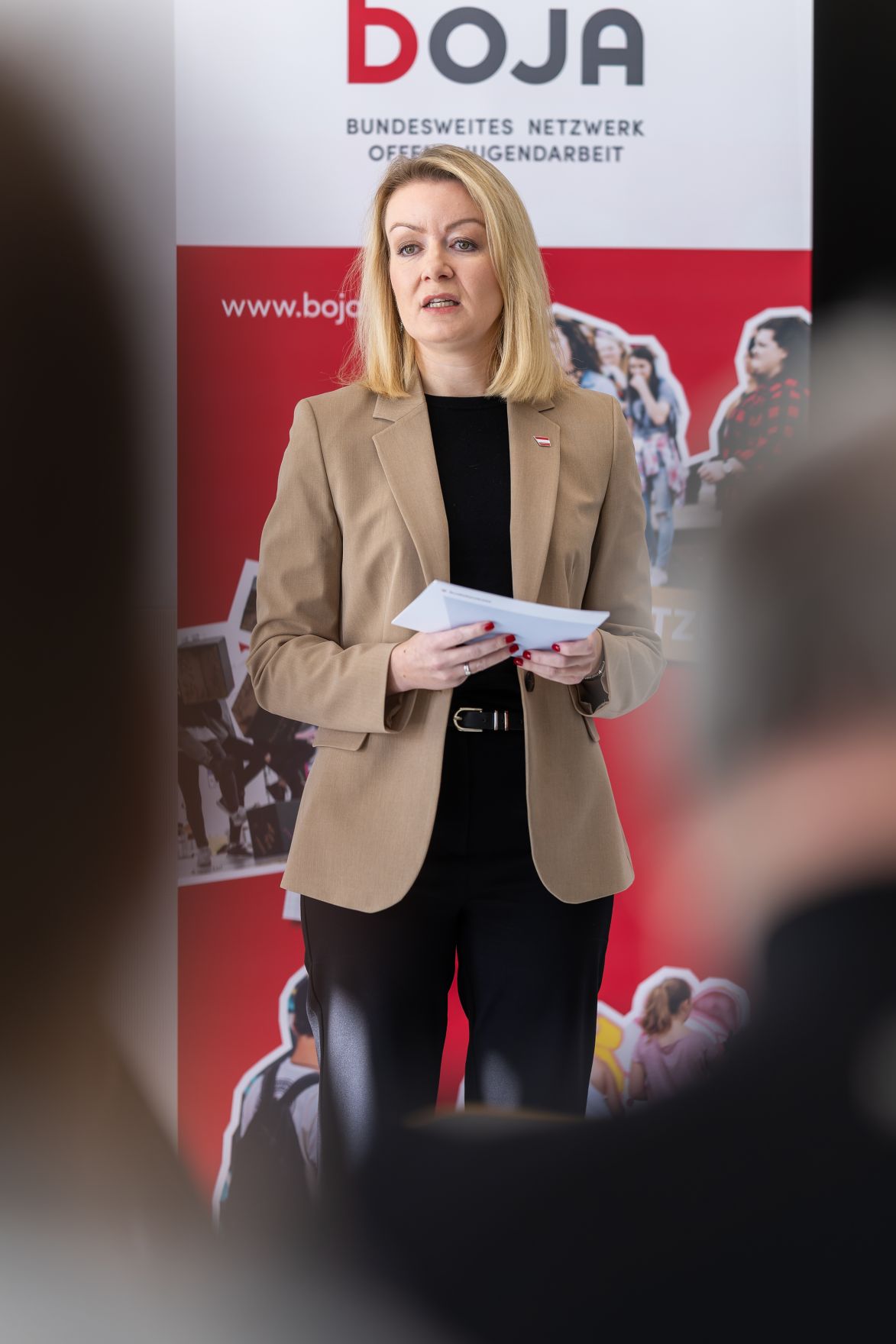 Am 4. Februar 2025 wurden Urkunden f&uuml;r die &bdquo;Gesundheitskompetente offene Jugendarbeit&ldquo; &uuml;ber die Sektion VI des Bundeskanzleramtes verliehen.