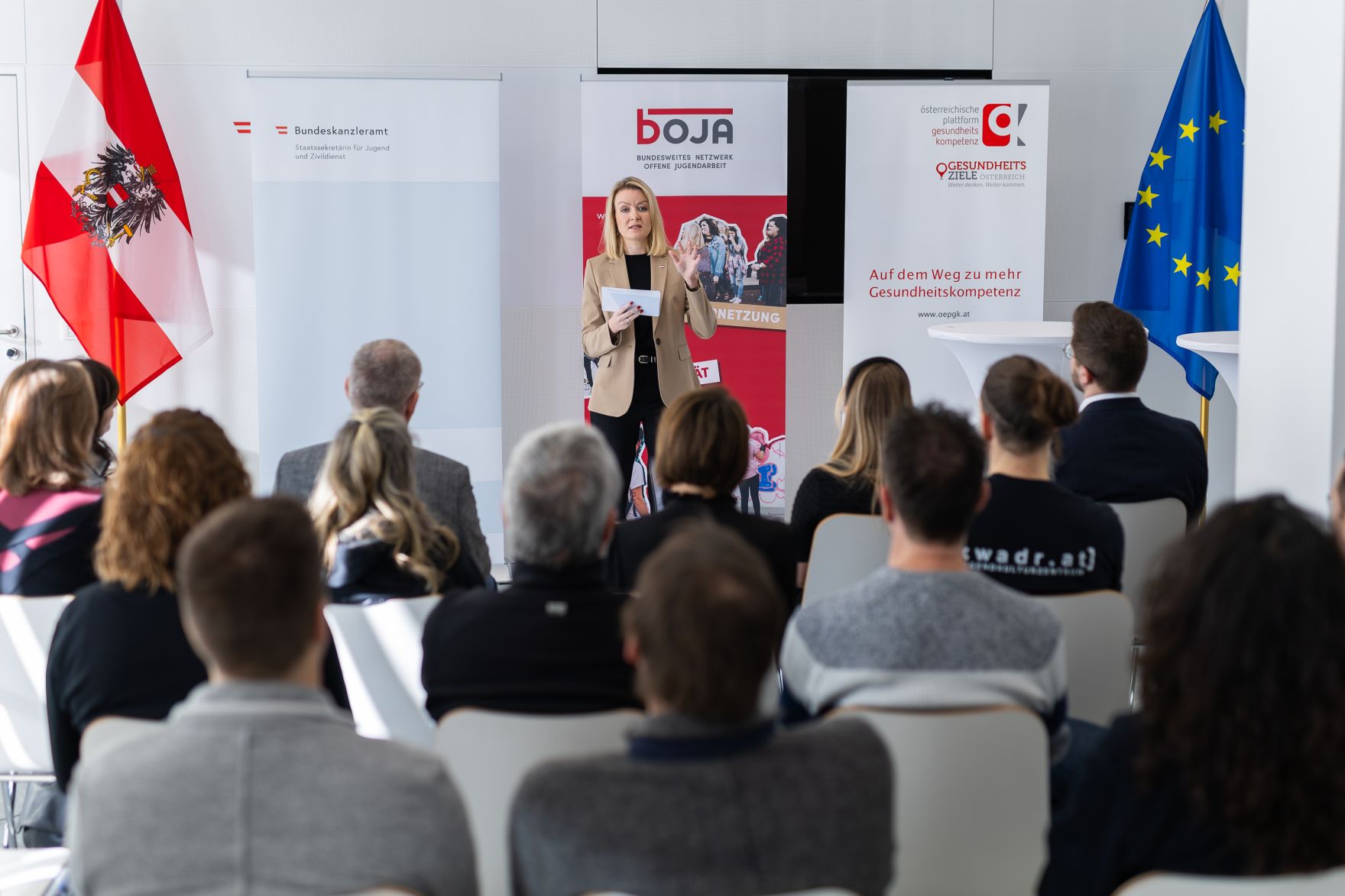 Am 4. Februar 2025 wurden Urkunden f&uuml;r die &bdquo;Gesundheitskompetente offene Jugendarbeit&ldquo; &uuml;ber die Sektion VI des Bundeskanzleramtes verliehen.