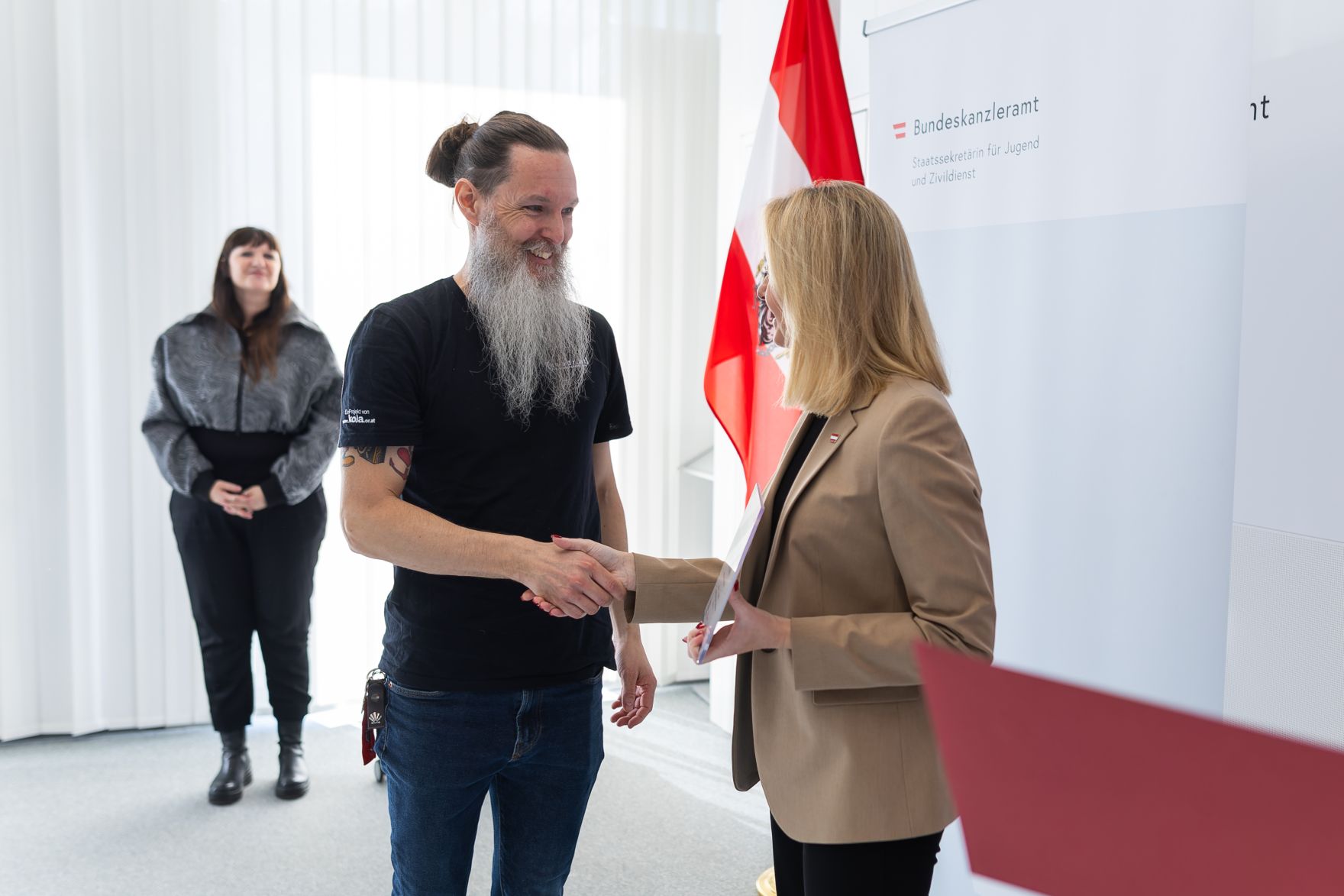 Am 4. Februar 2025 wurden Urkunden f&uuml;r die &bdquo;Gesundheitskompetente offene Jugendarbeit&ldquo; &uuml;ber die Sektion VI des Bundeskanzleramtes verliehen.