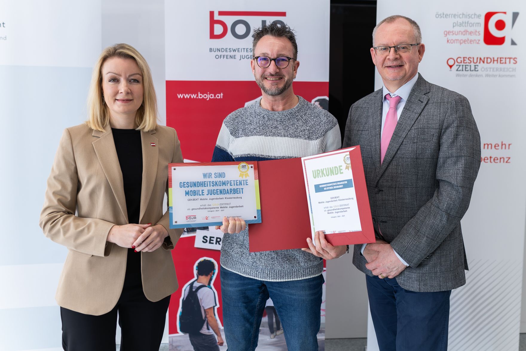 Am 4. Februar 2025 wurden Urkunden f&uuml;r die &bdquo;Gesundheitskompetente offene Jugendarbeit&ldquo; &uuml;ber die Sektion VI des Bundeskanzleramtes verliehen.
